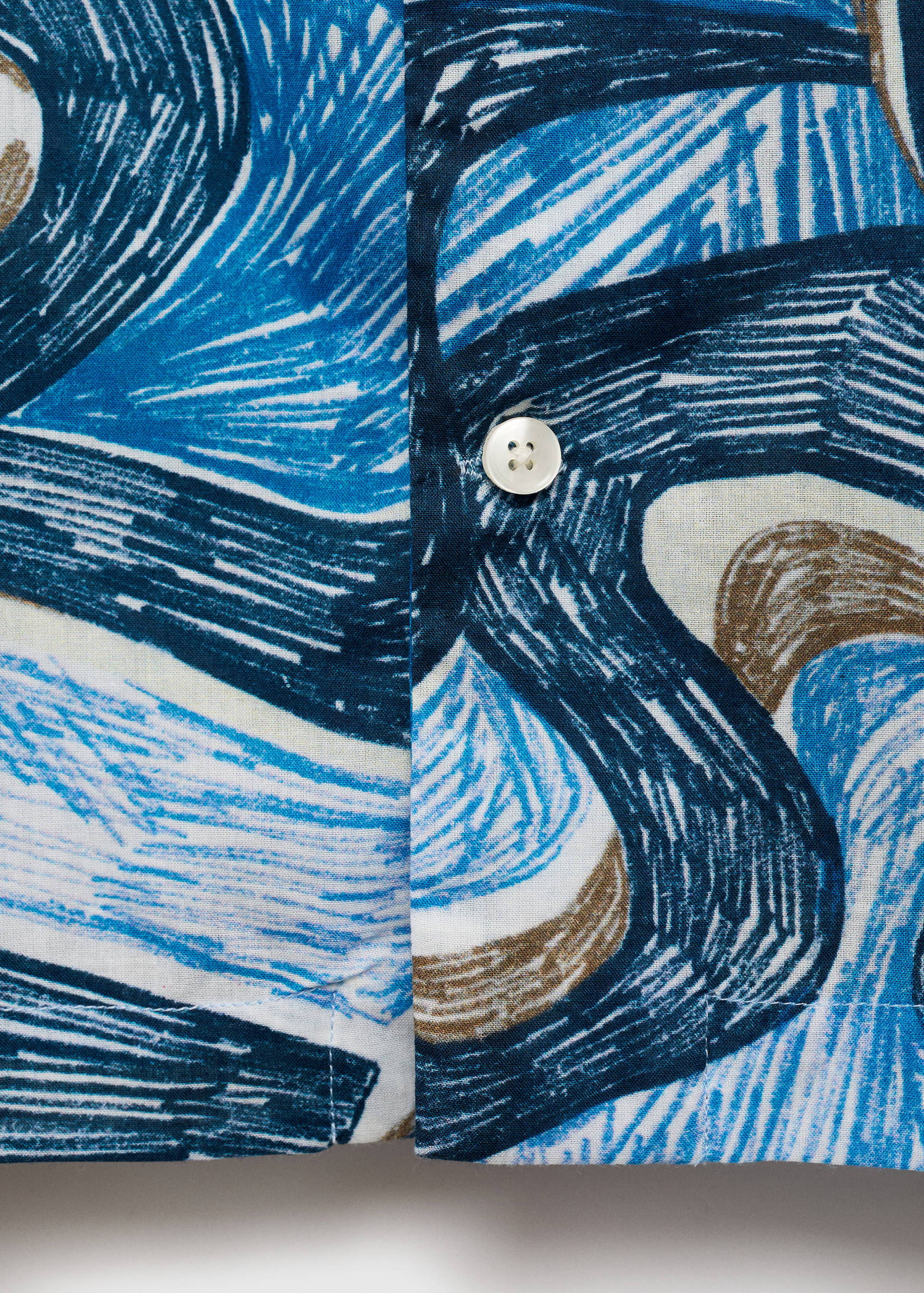 Regular-fit printed shirt - Details of the article 0