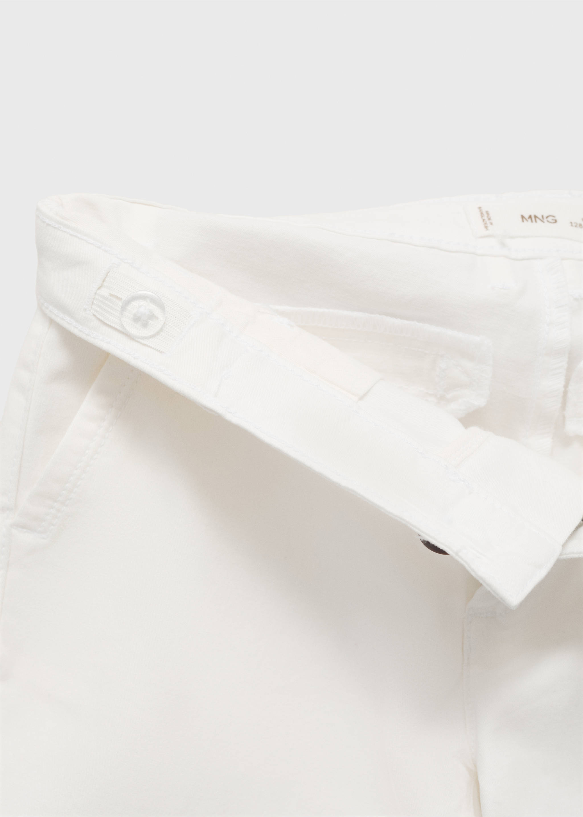 Bermudas slim fit chino algodón - Detalle del artículo 0, Blanco. Ref: 87040627-00.