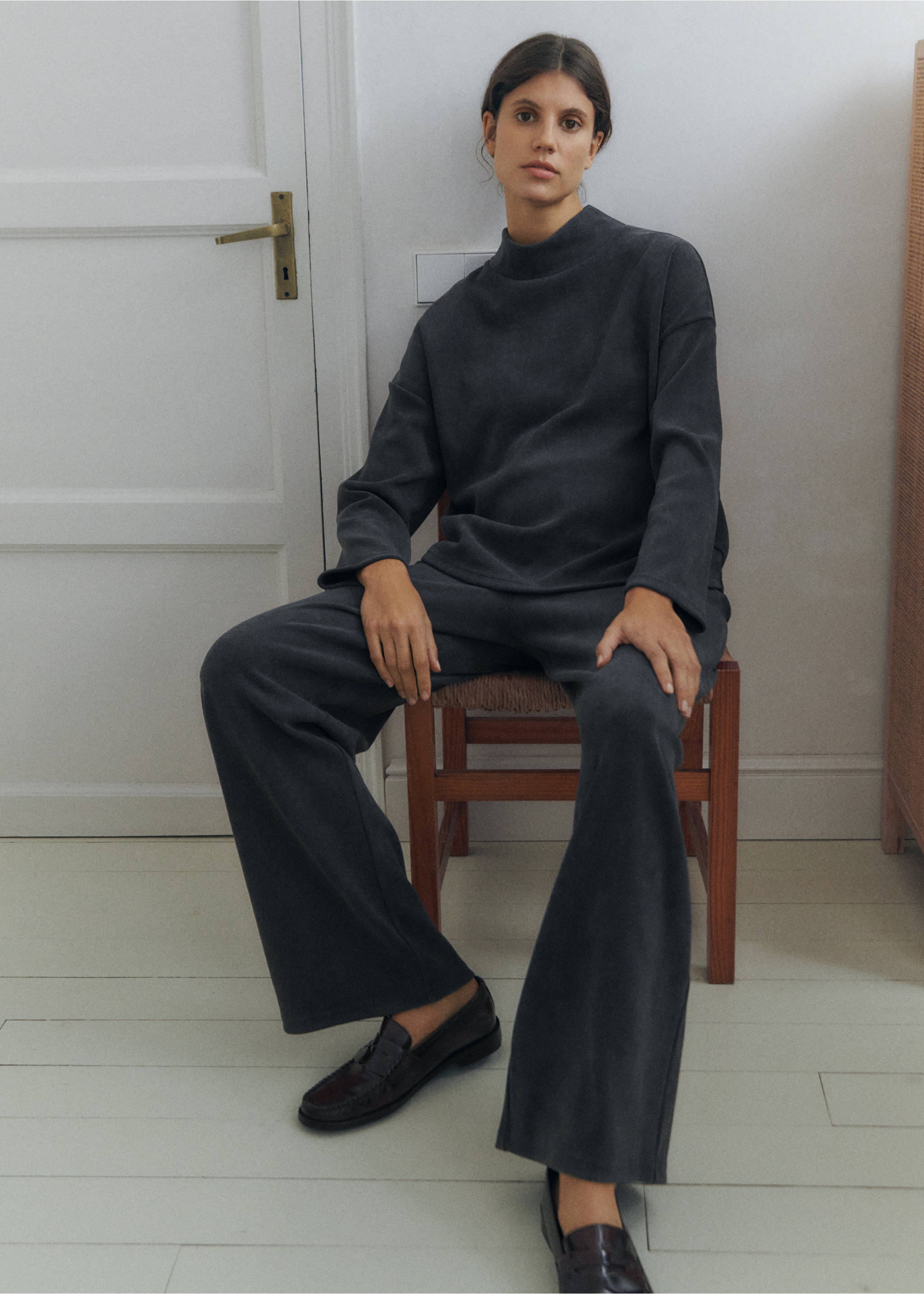 Corduroy maternity sweater - Details of the article 7, Dark Heather Grey. Ref: 87040644-00.