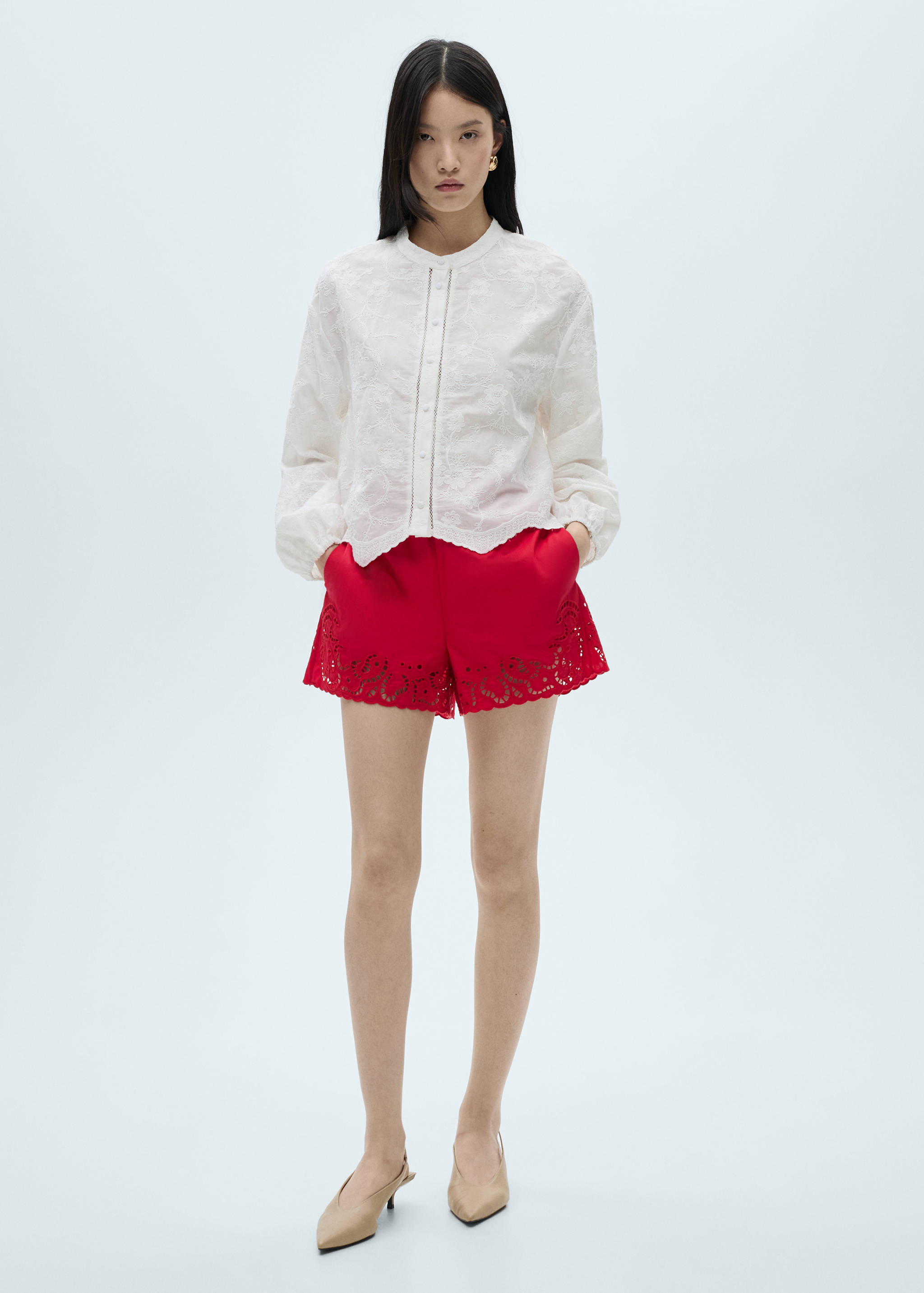 Βαμβακερή μπλούζα με κεντημένες λεπτομέρειες - Γενικό πλάνο