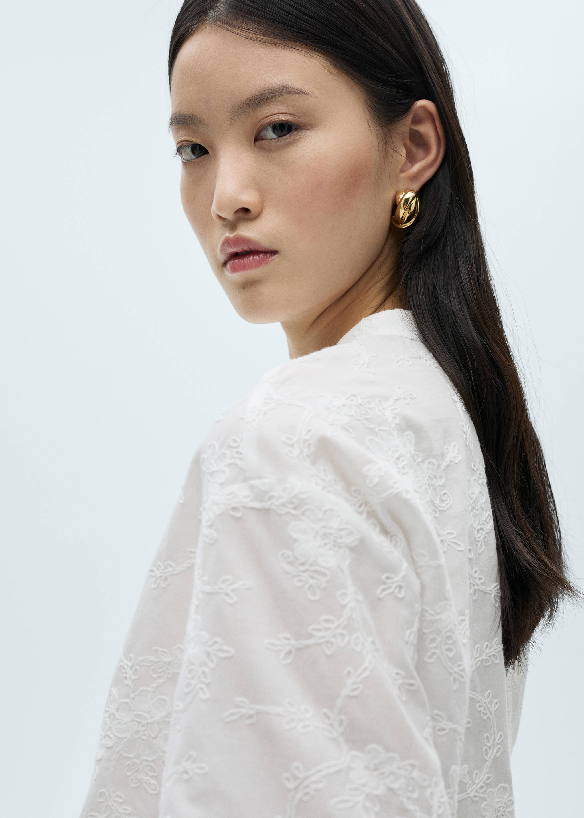 Βαμβακερή μπλούζα με κεντημένες λεπτομέρειες - Λεπτομέρεια του προϊόντος 2