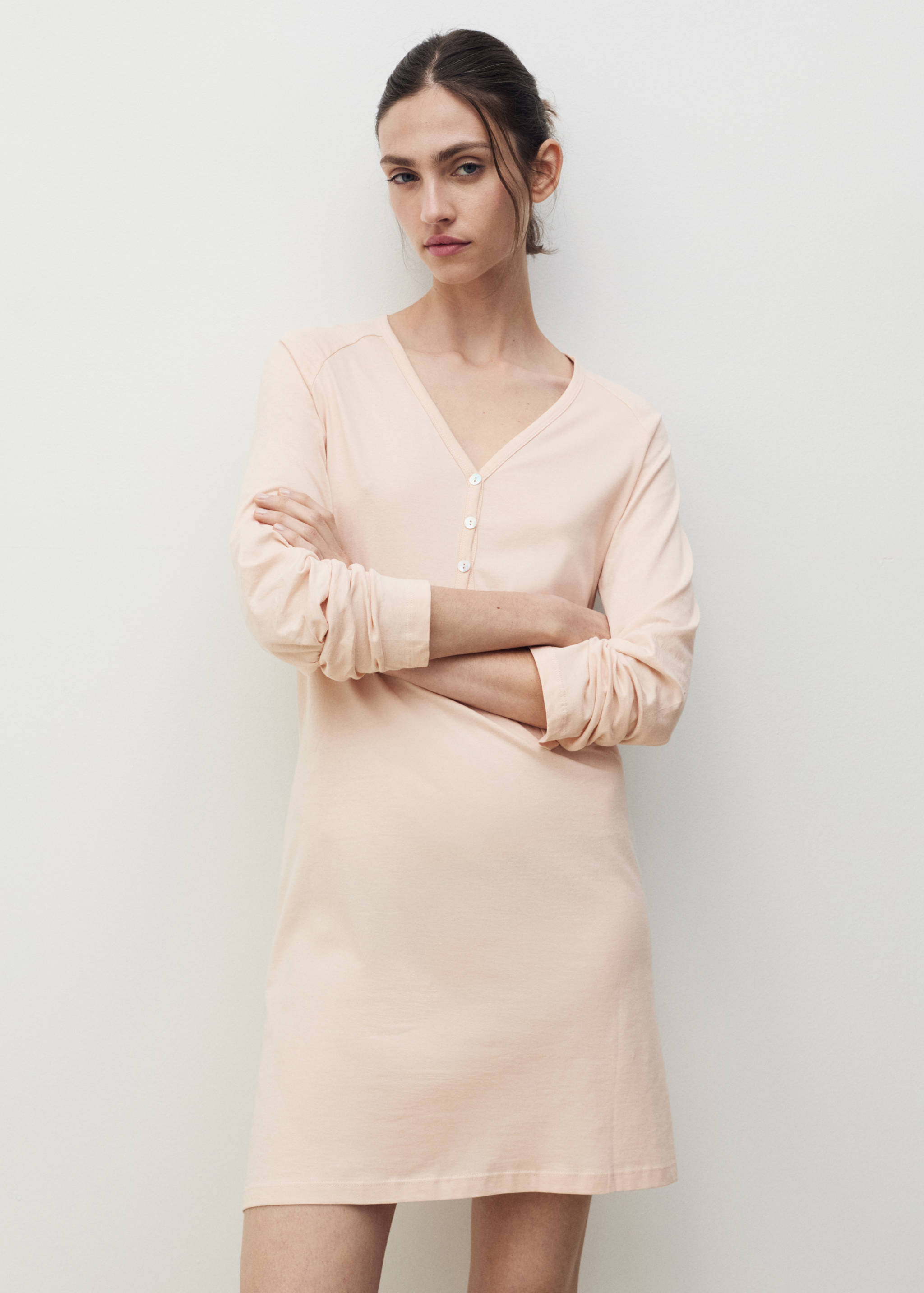 Cotton V-neck nightgown - Medium plane