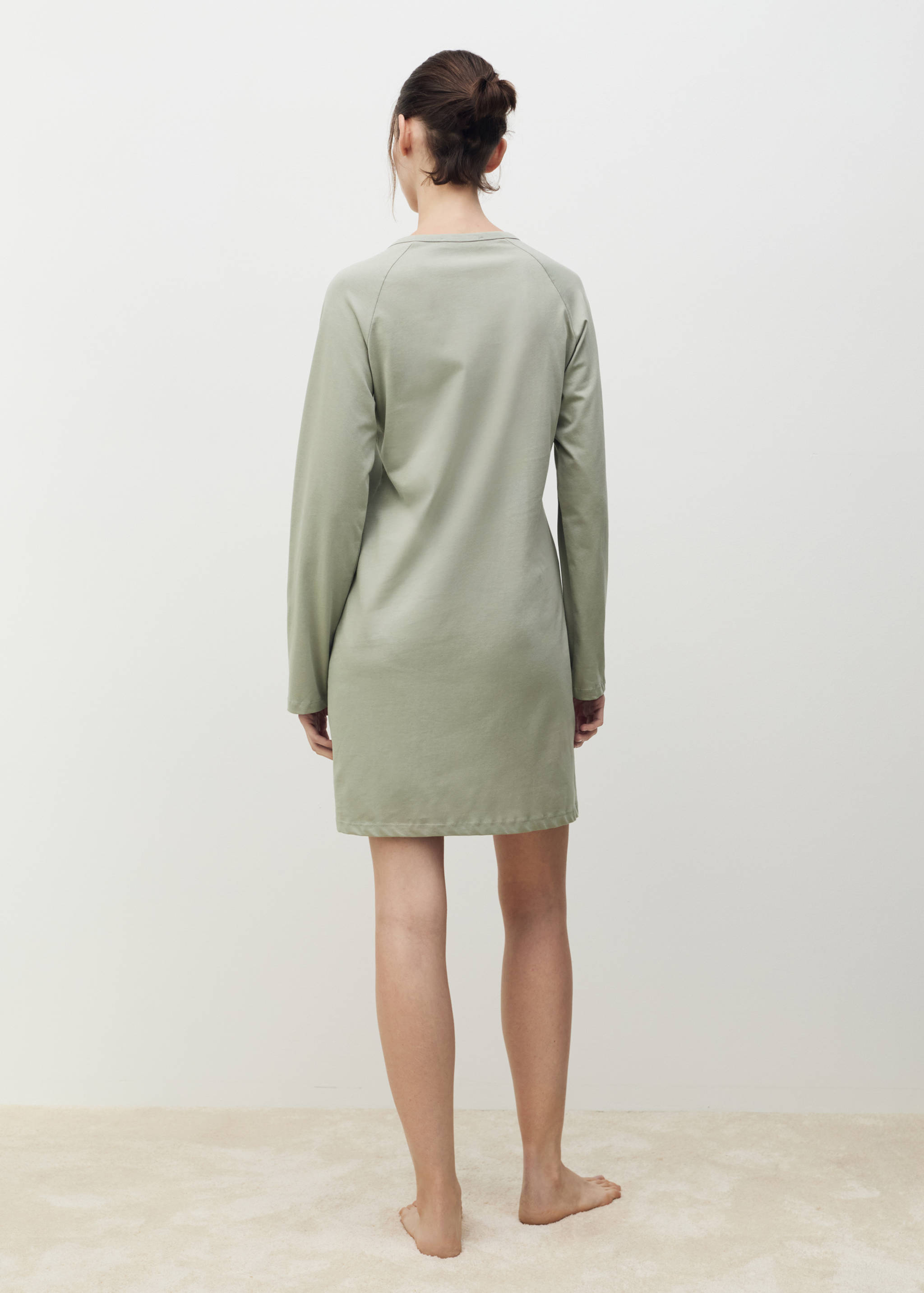 Cotton V-neck nightgown - Reverse of the article