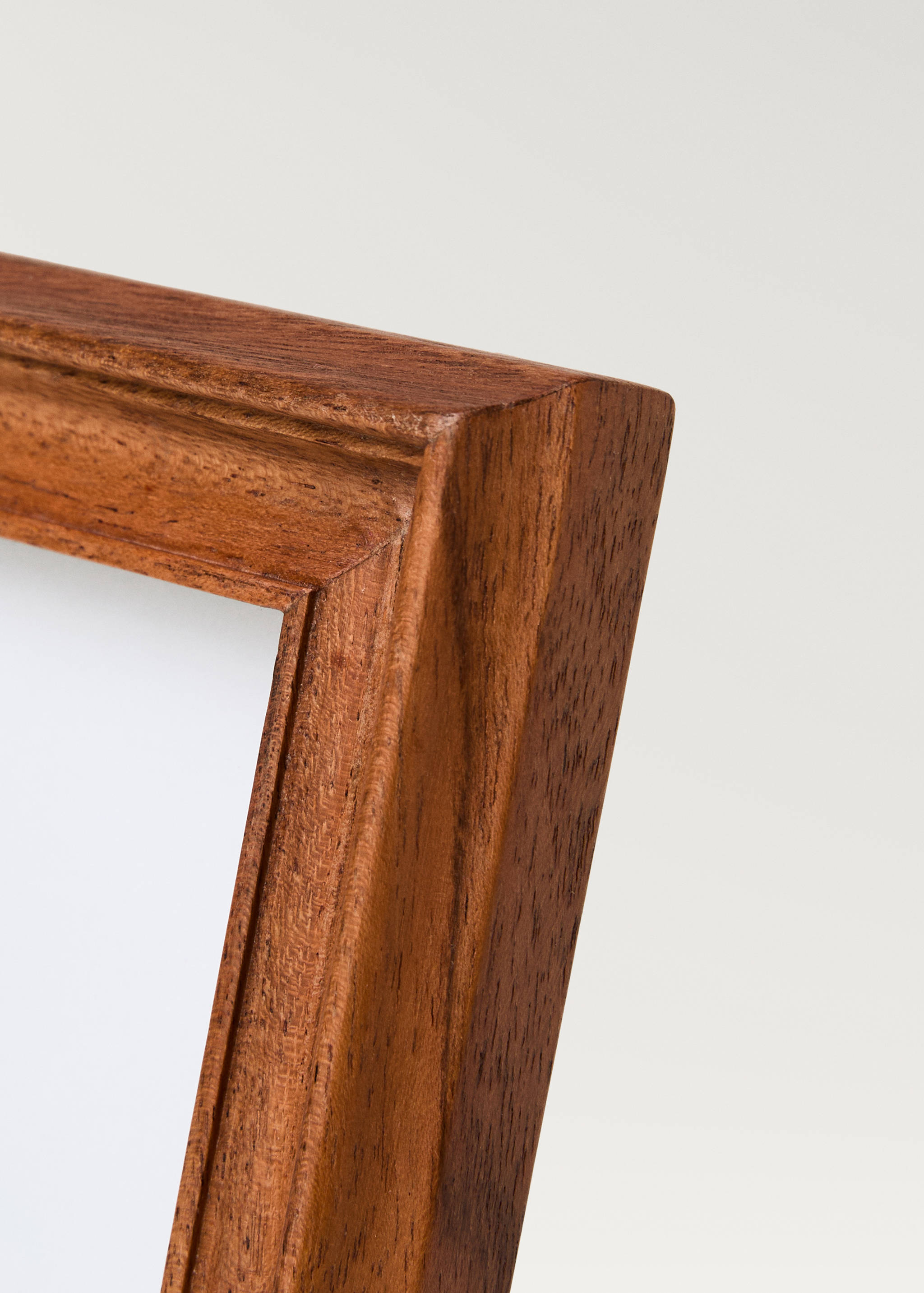 Medium wooden frame - Details of the article 2