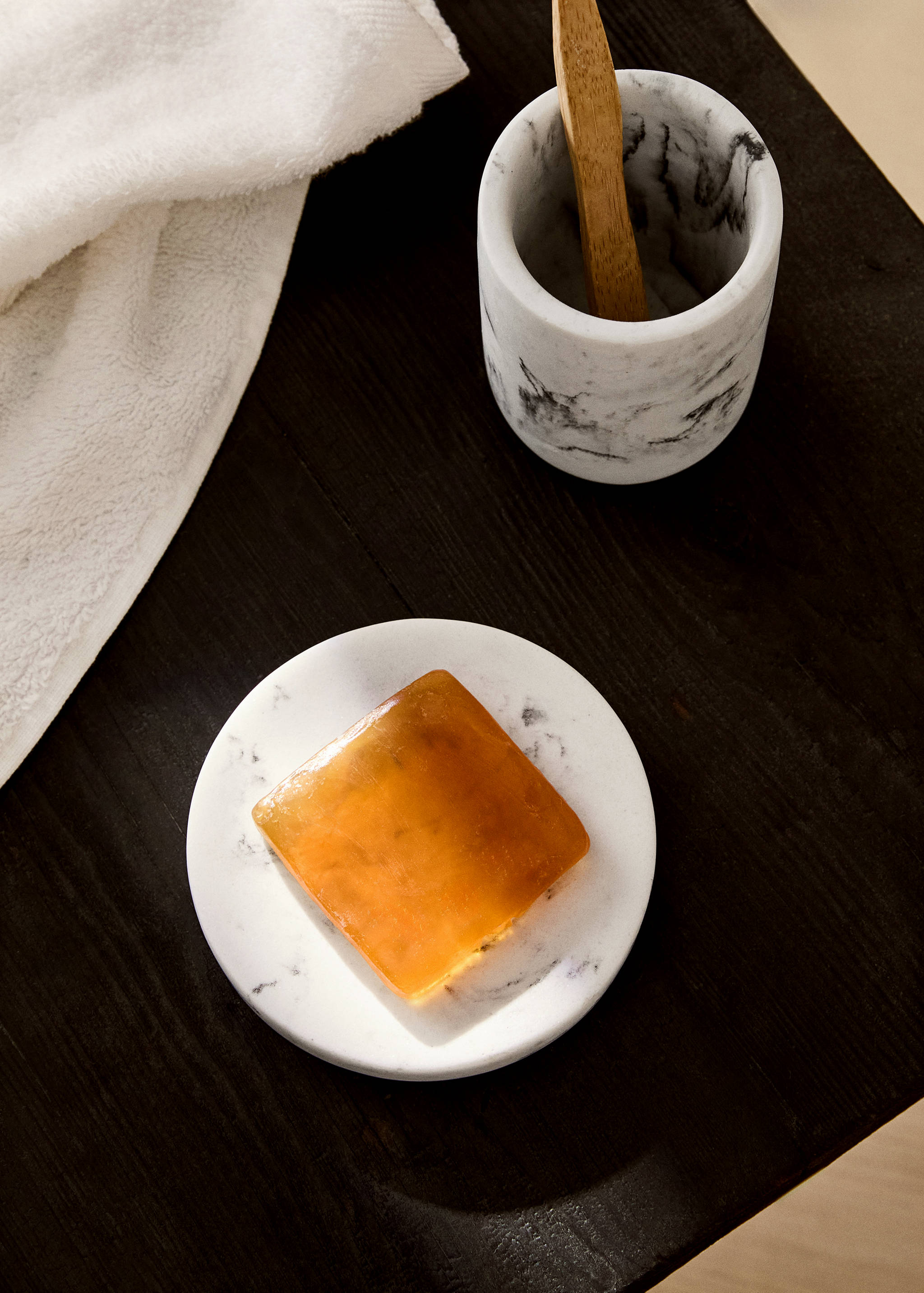 Marble-effect soap dish - General plane