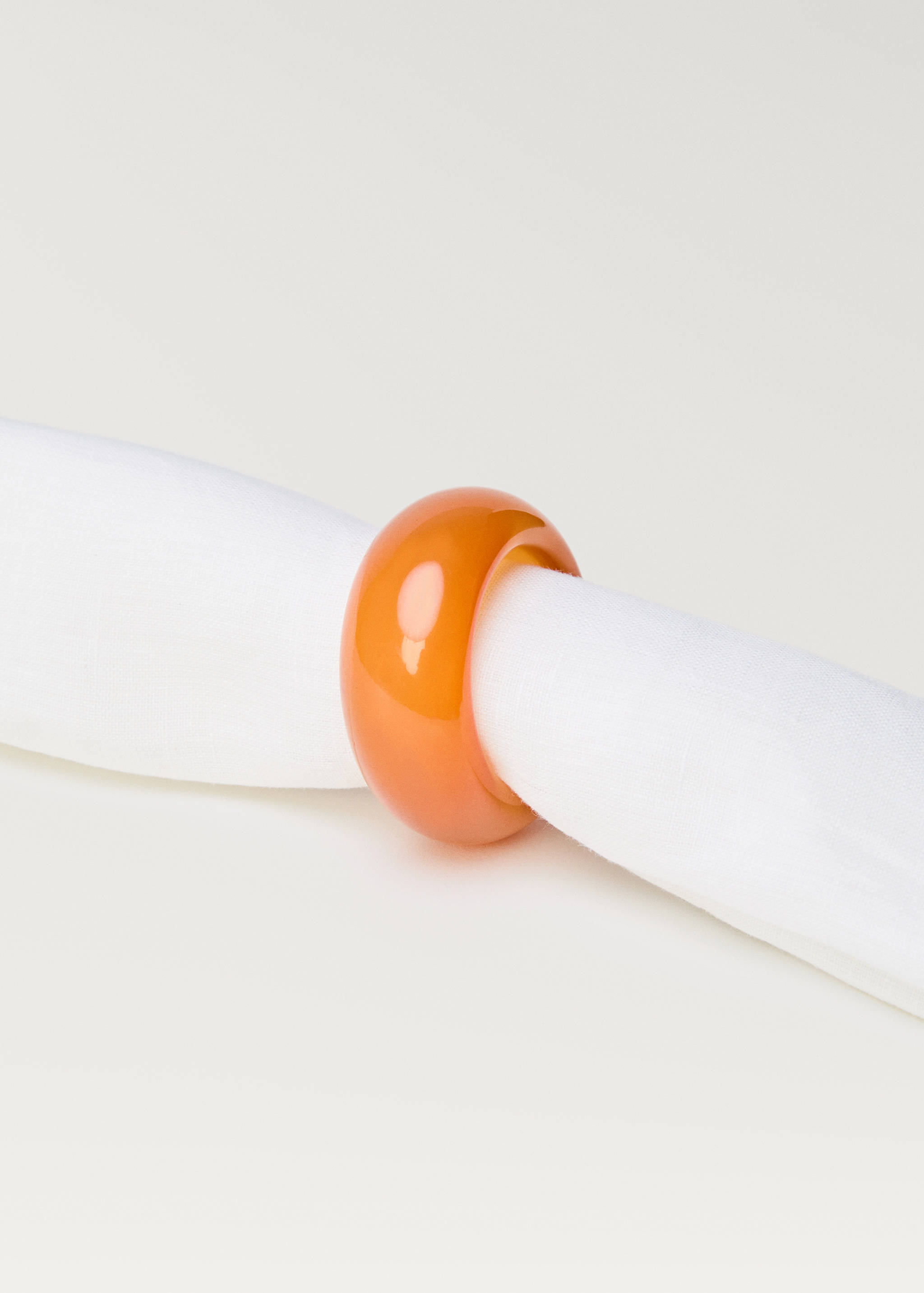 Resin napkin rings - Details of the article 2