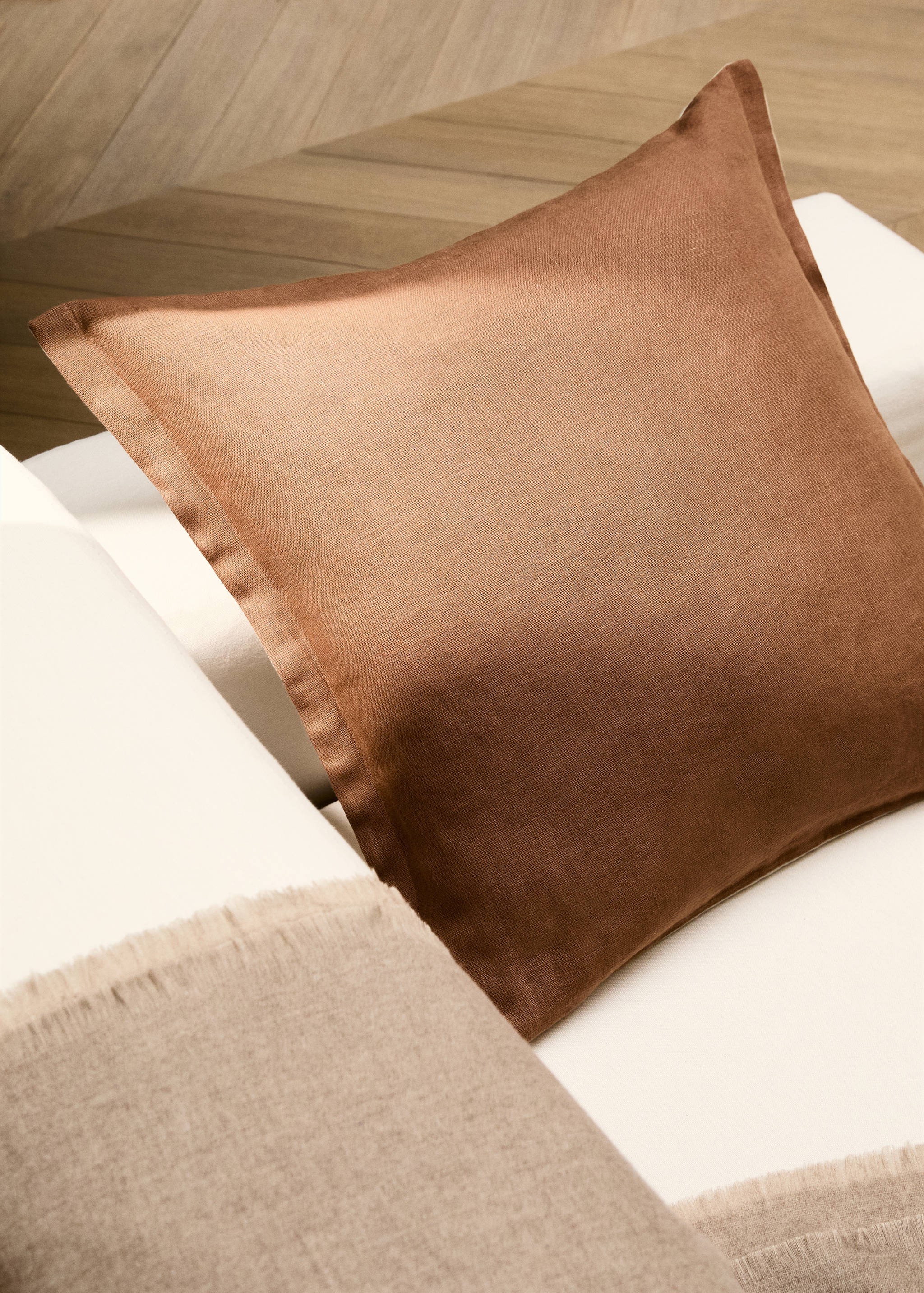 Bicolour linen cushion cover 60x60 cm - General plane