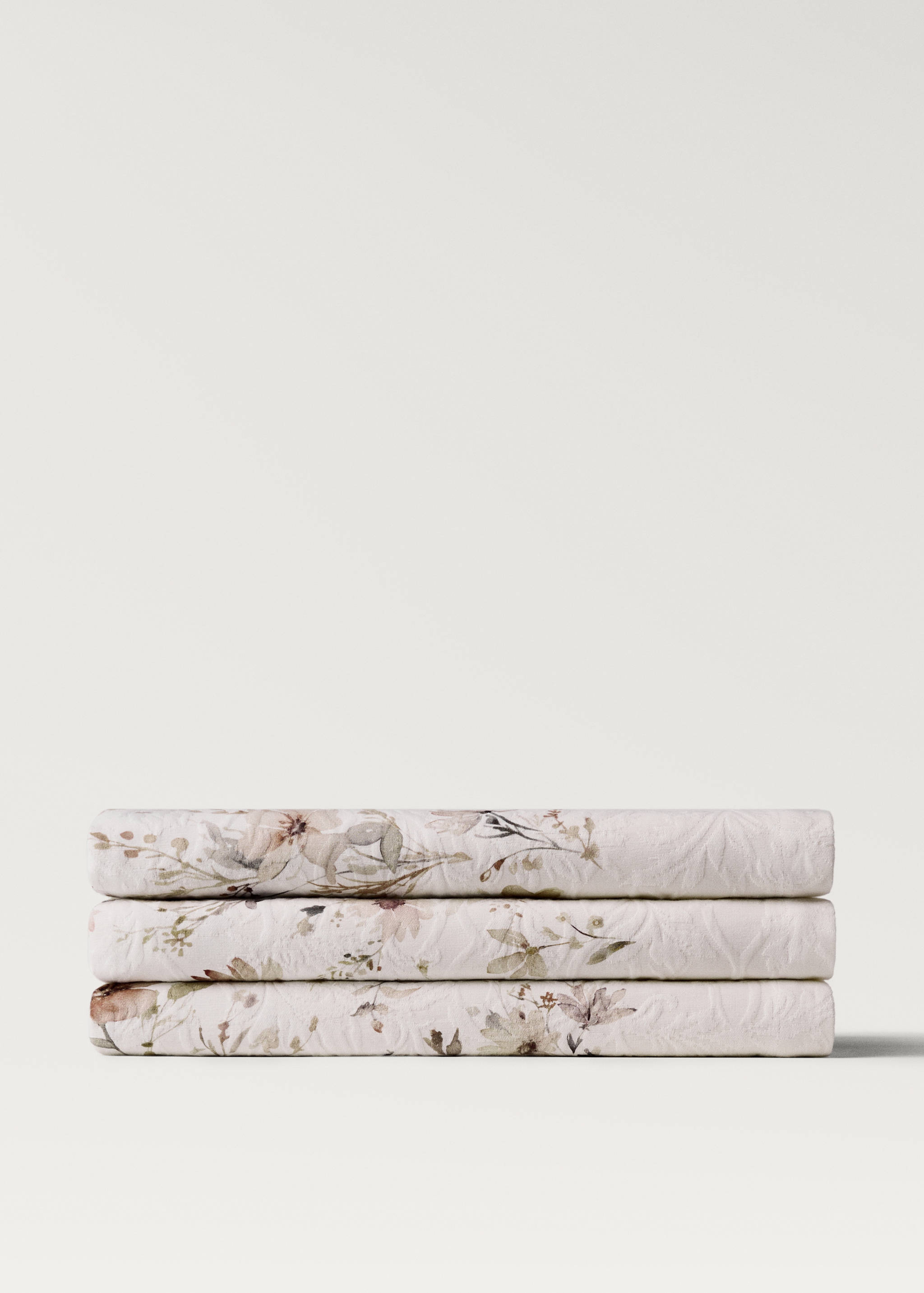 Jacquard tablecloth with mini-floral print for 6 to 8 diners - Article without model