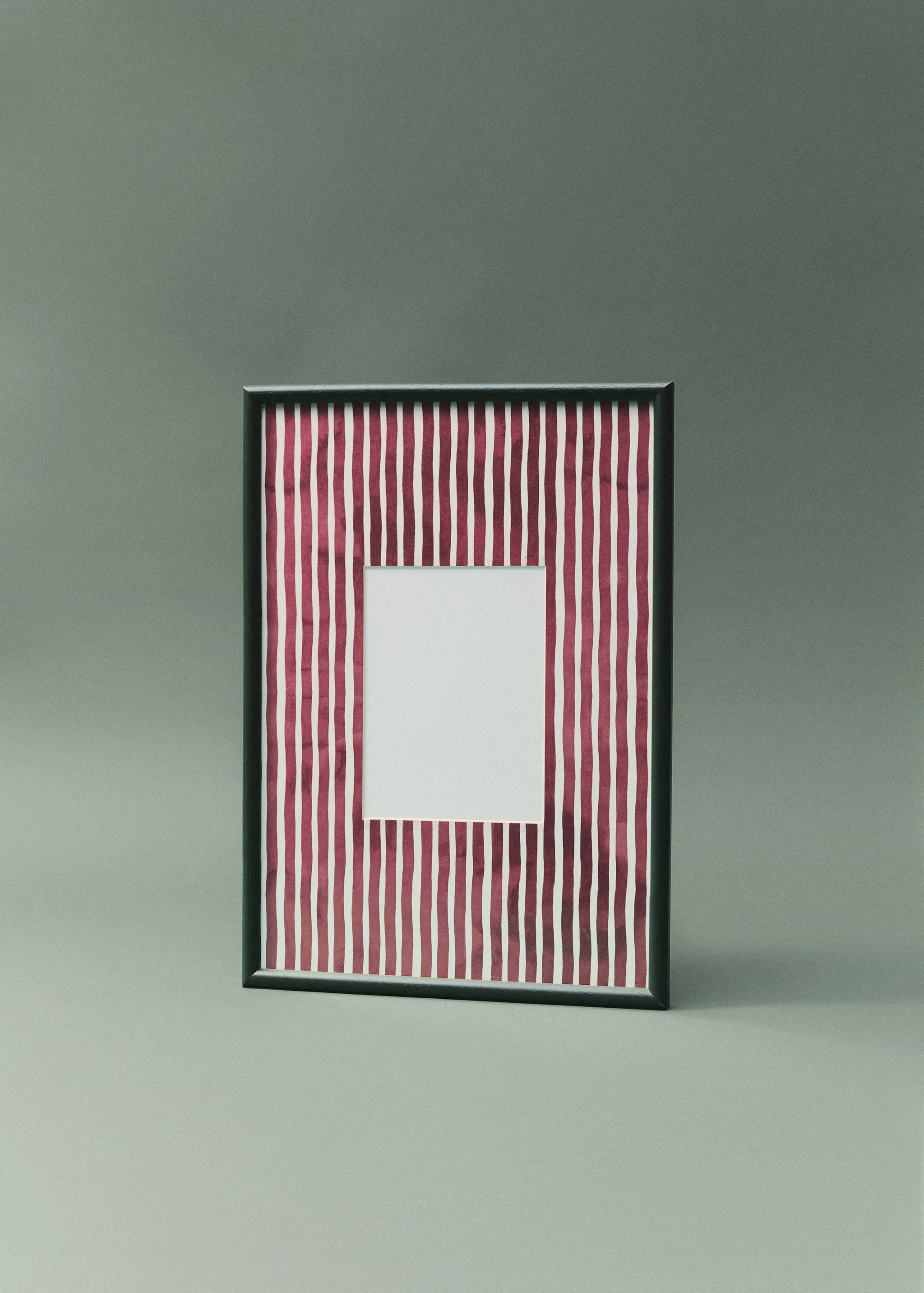 Medium wood frame with lines - General plane