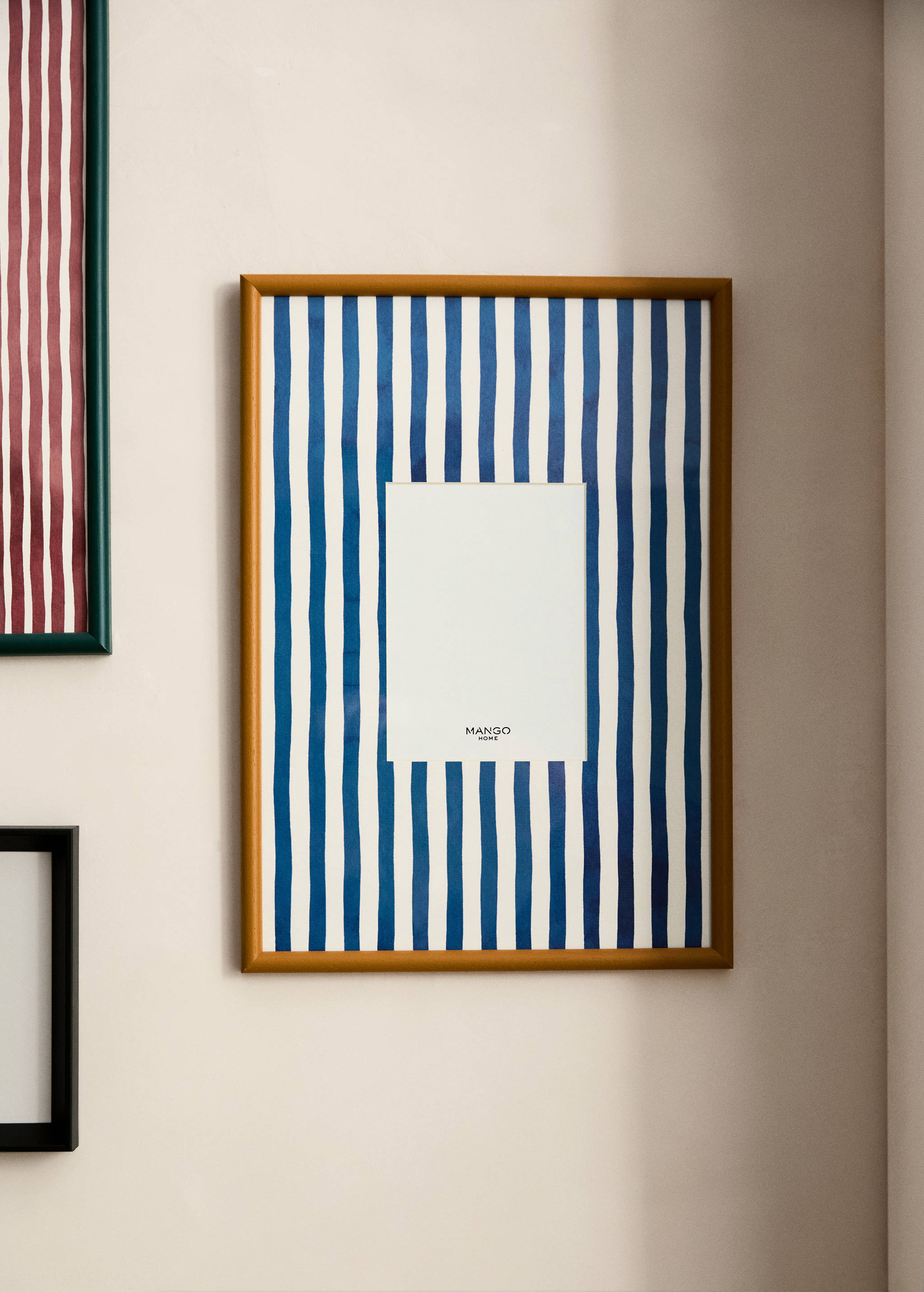 Medium wood frame with lines - General plane