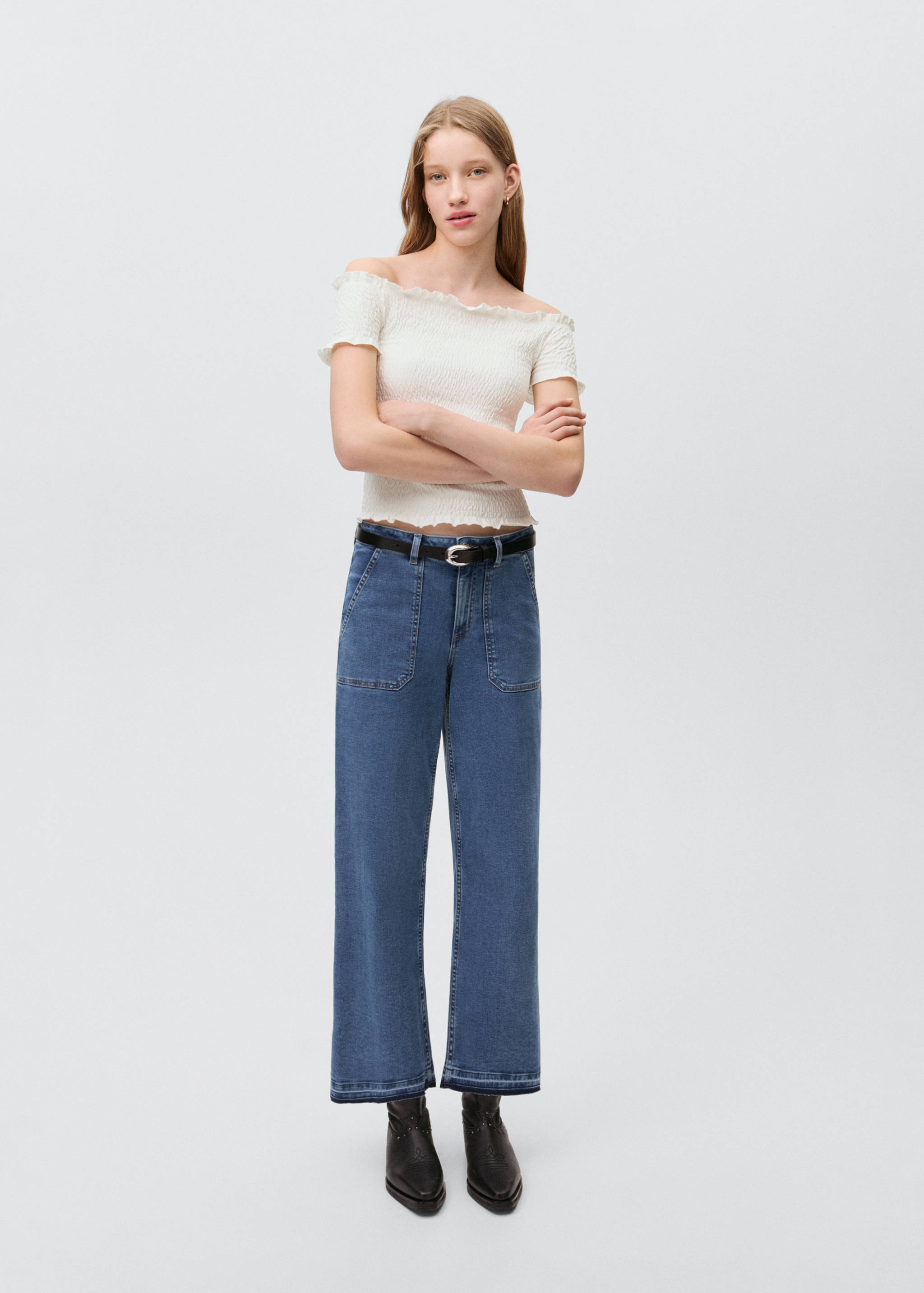 قمة مكشكشة بدون حمالات - رؤية عامة