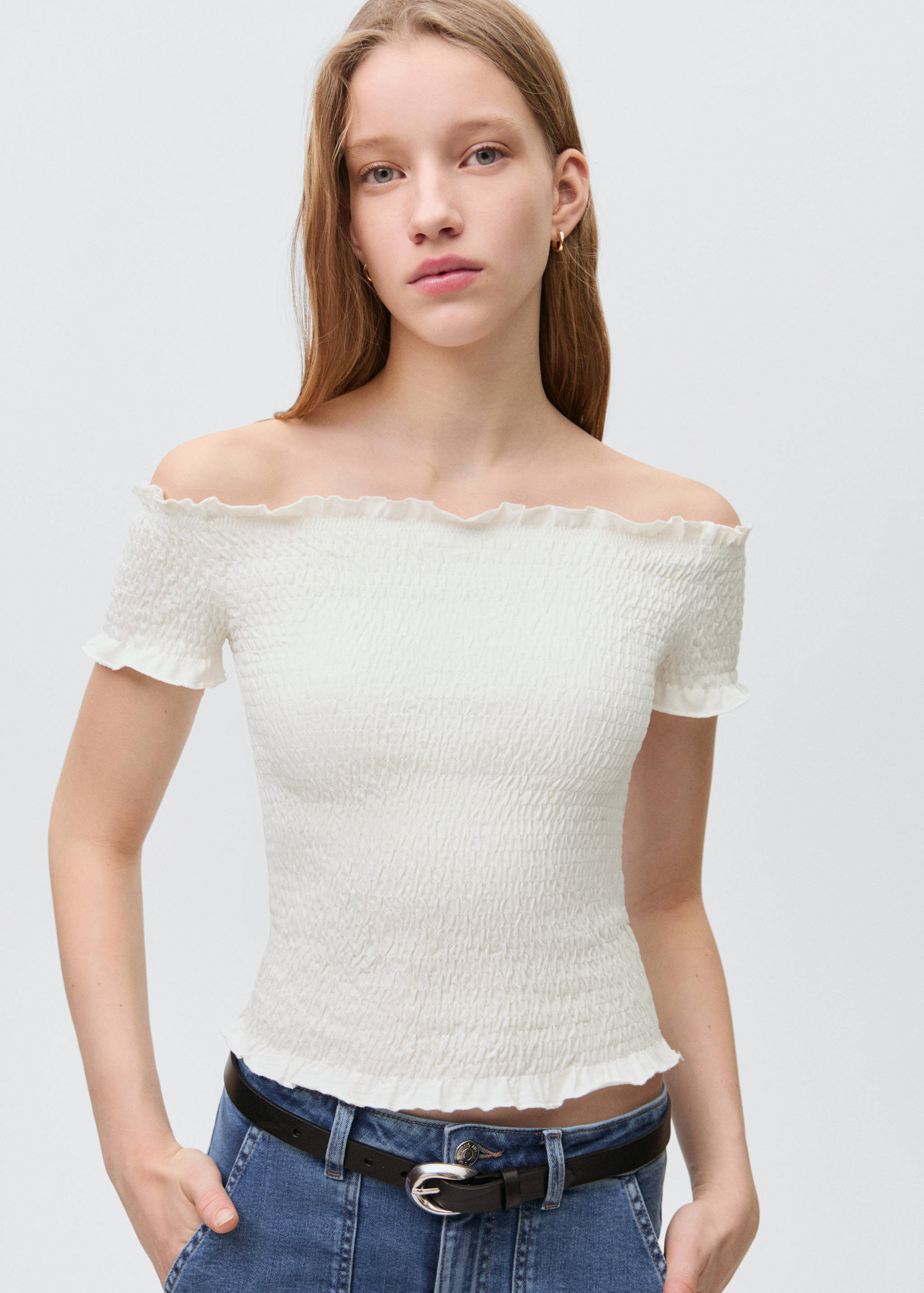 قمة مكشكشة بدون حمالات - رؤية وسط