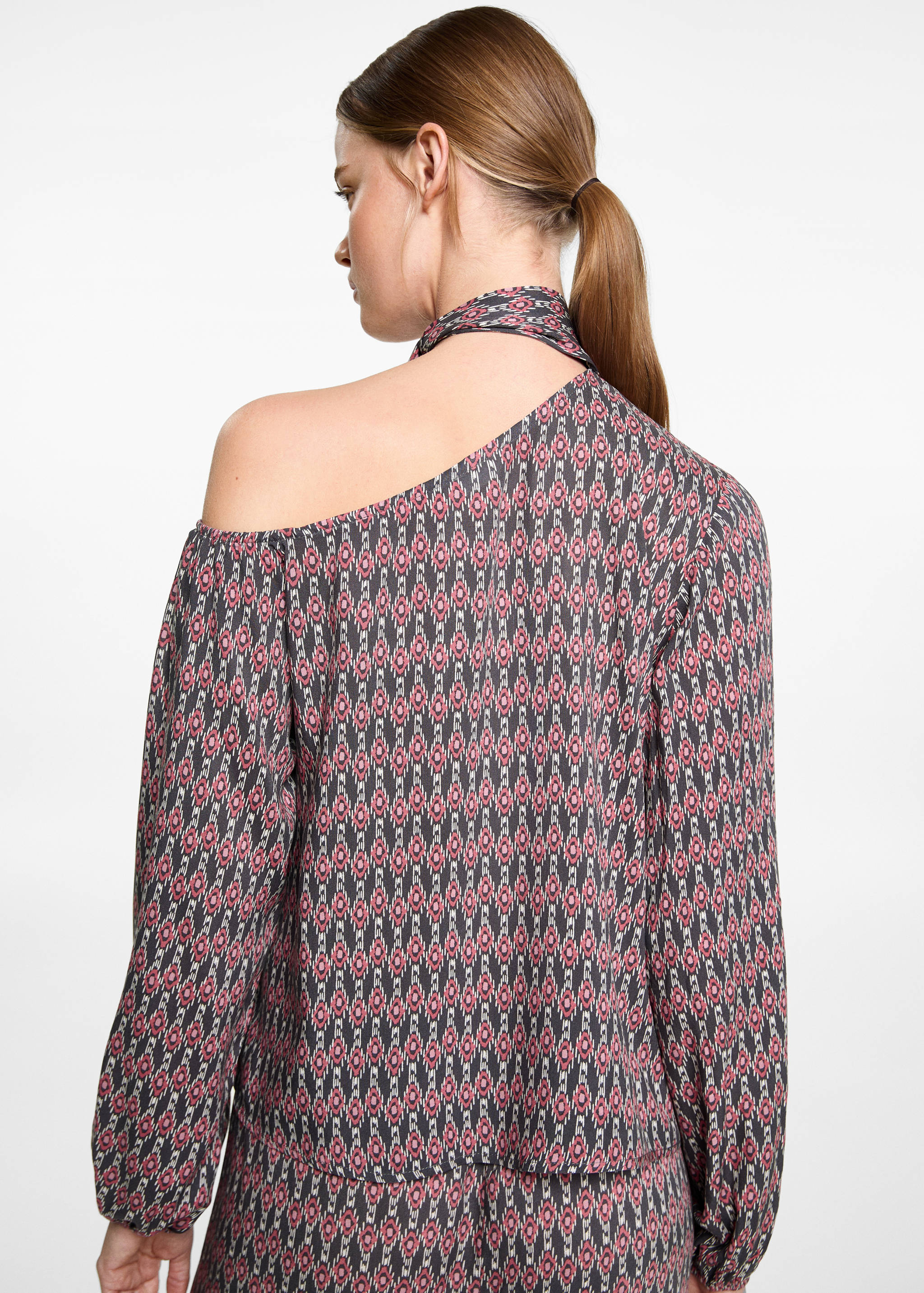 Asymmetrical blouse - Reverse of the article