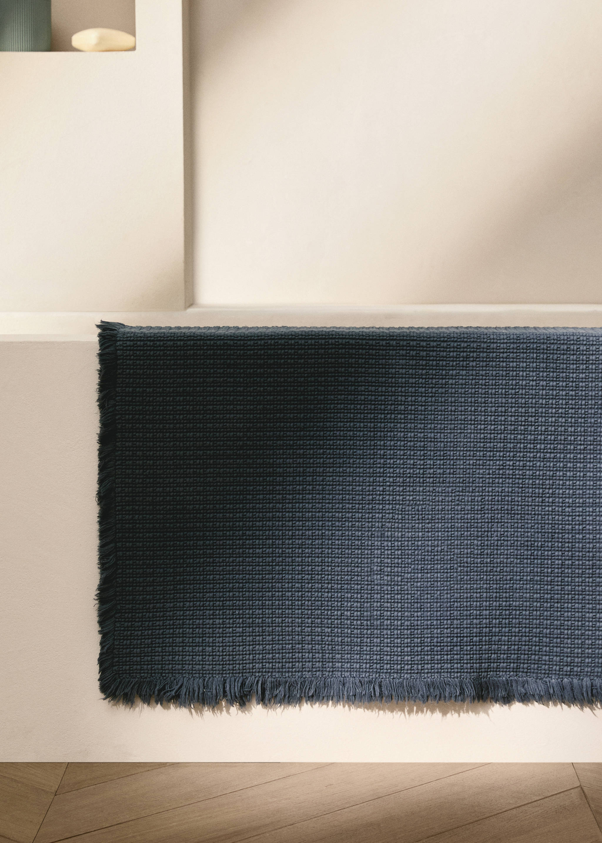 Geometric fringed bath rug - General plane