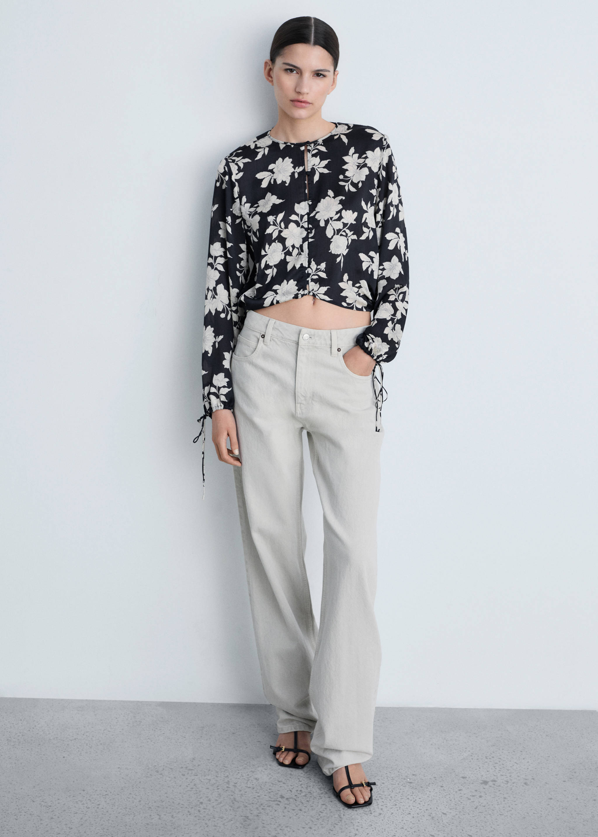 Floral print blouse - General plane