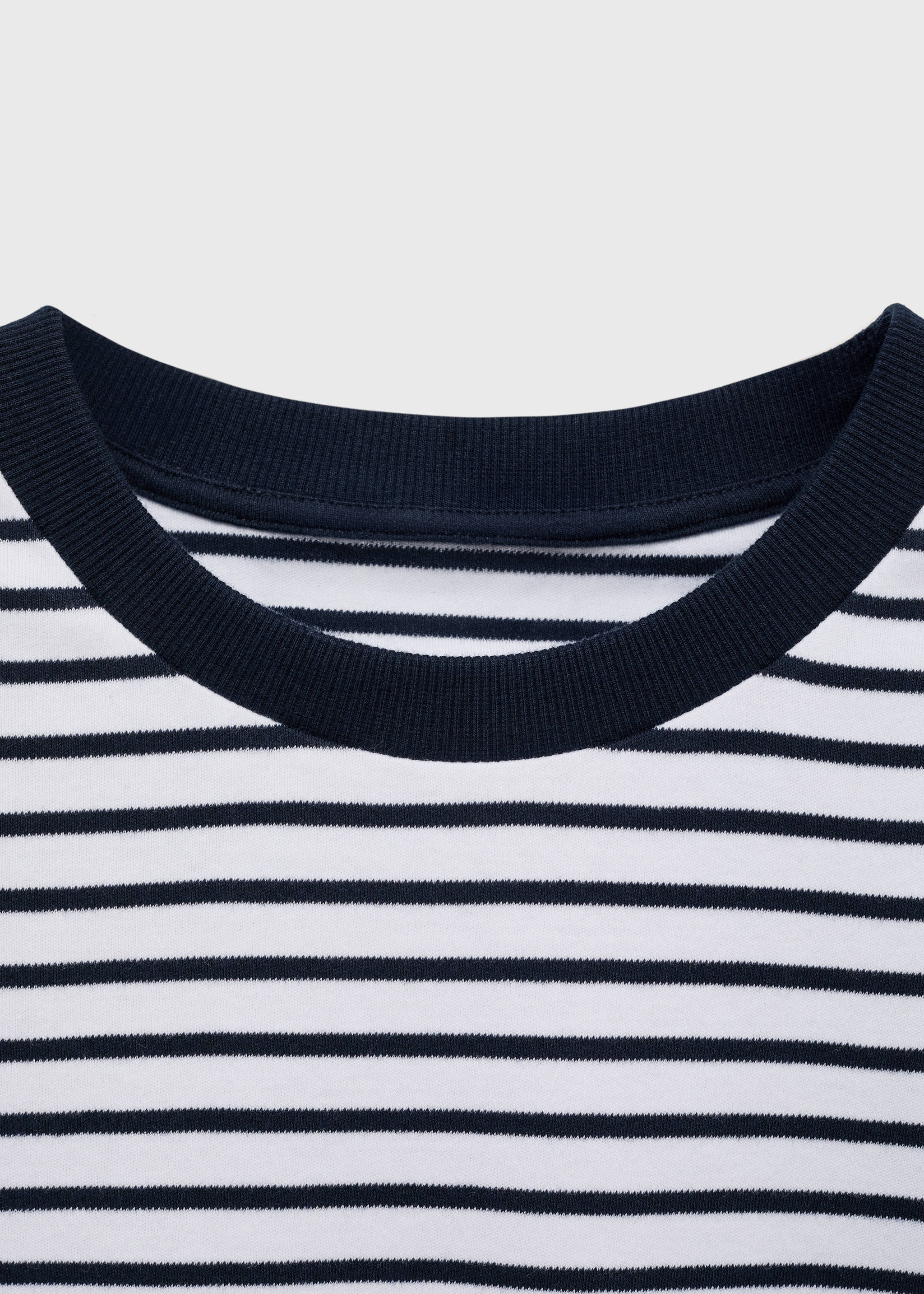 Striped short-sleeved cotton t-shirt - Details of the article 8