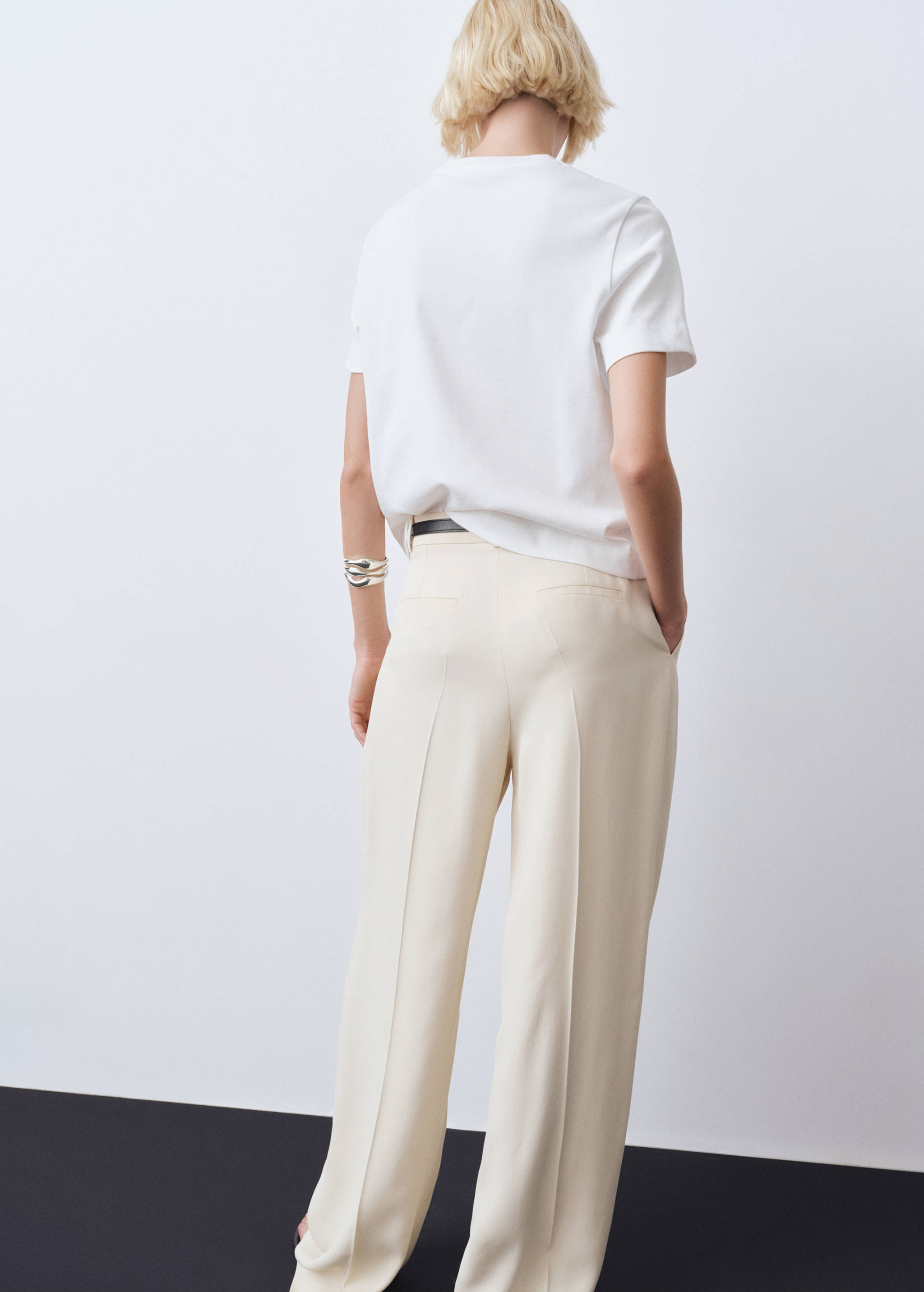 Short-sleeved cotton t-shirt - Reverse of the article