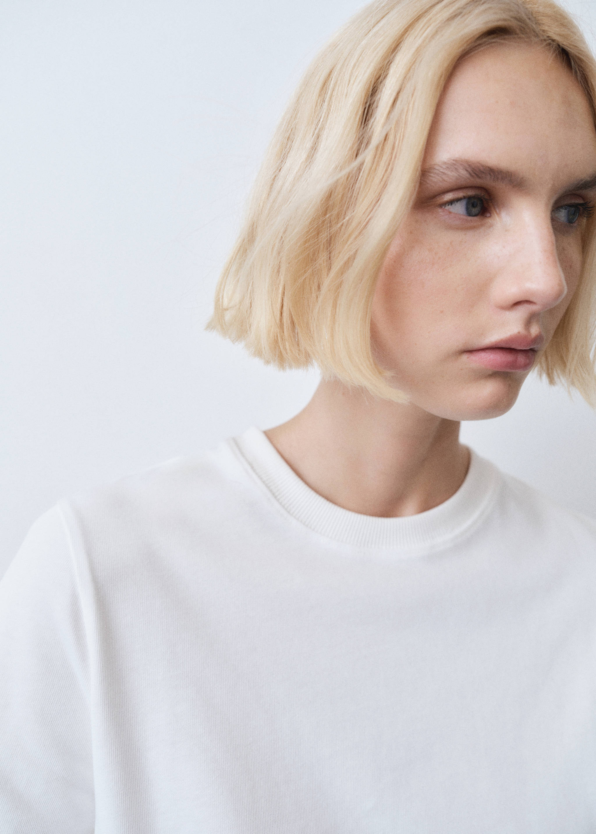 Short-sleeved cotton t-shirt - Details of the article 1