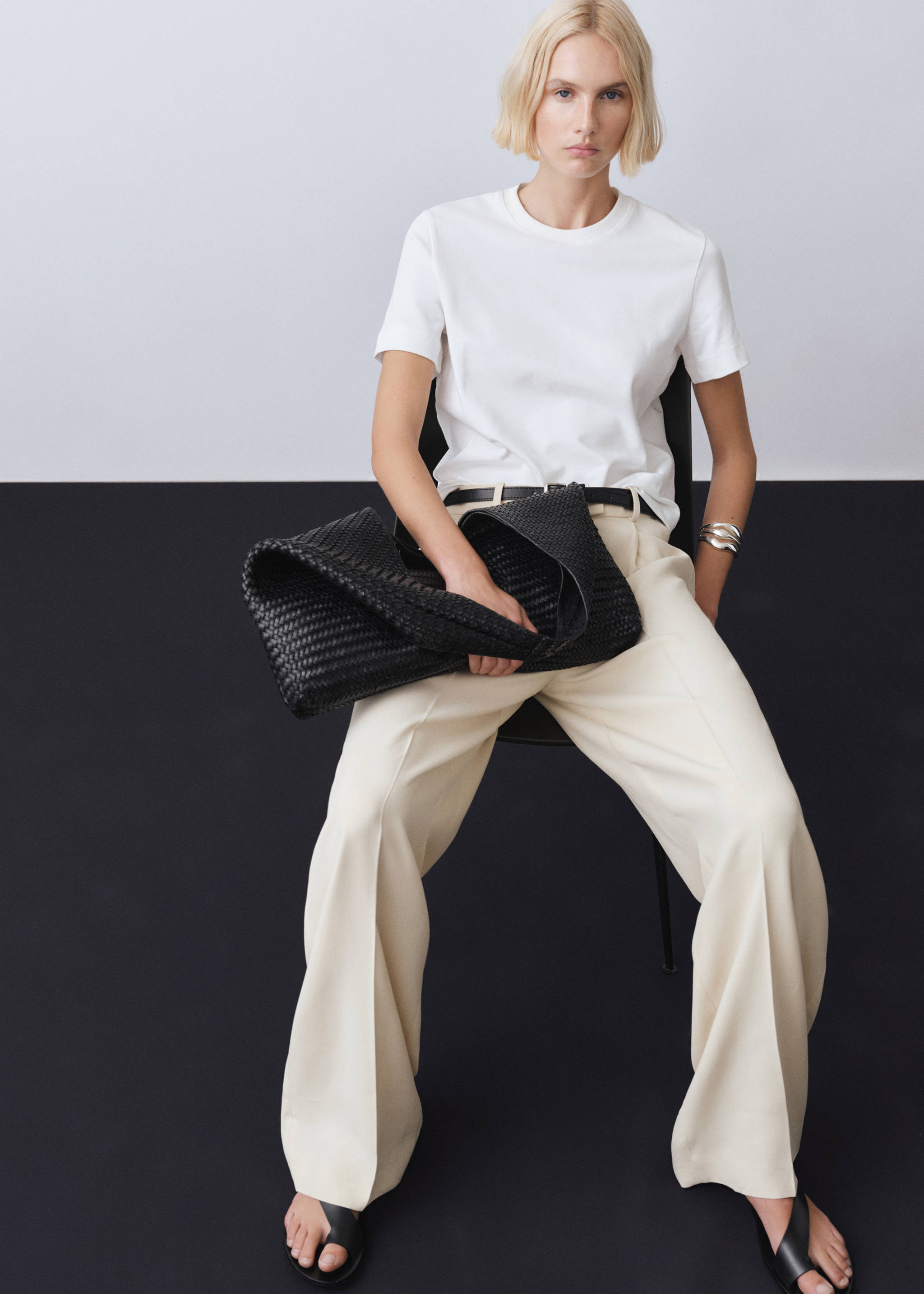 Short-sleeved cotton t-shirt - Details of the article 2