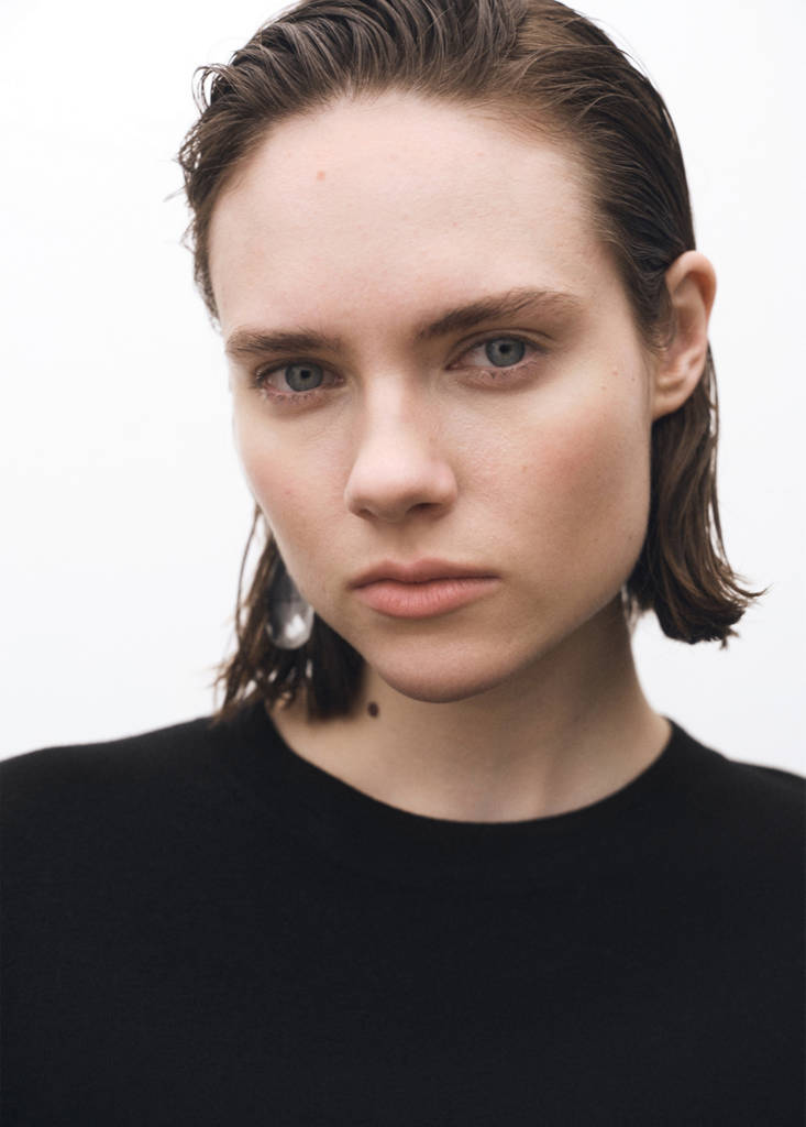 Short-sleeved wool-blend sweater — Black
