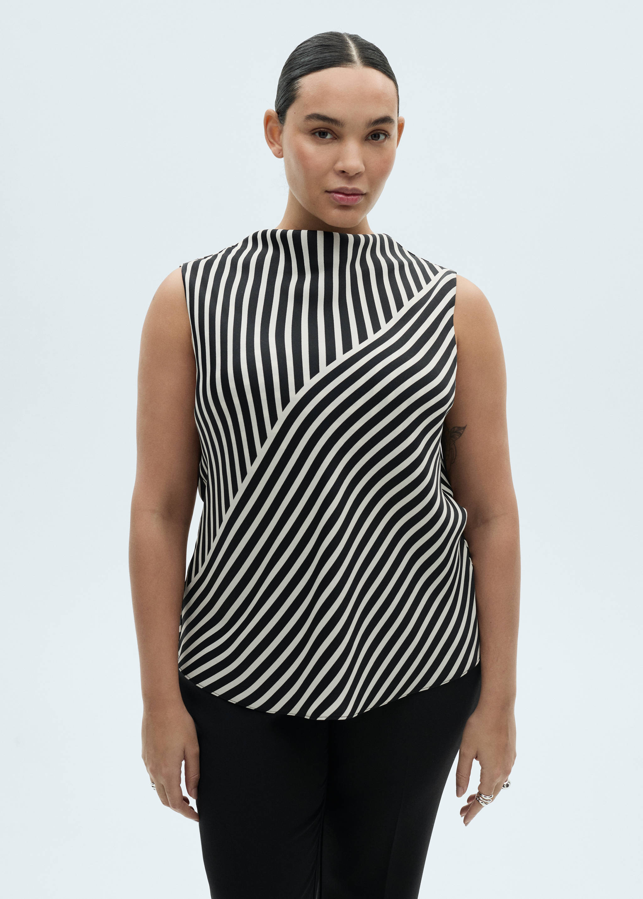 Striped perkins-neck blouse - Details of the article 5