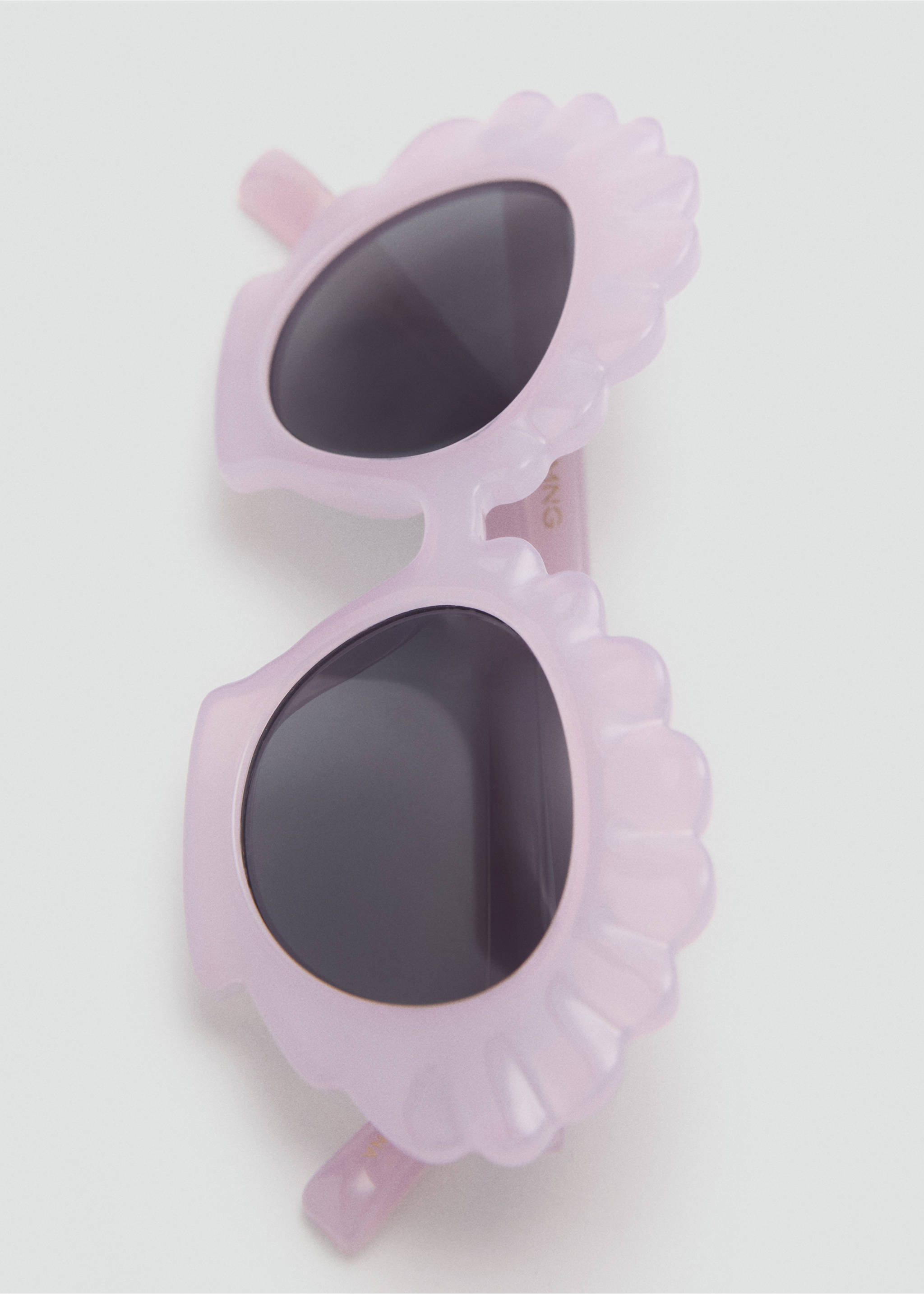 Sunglasses with shell-frame - Details of the article 2, Light/Pastel Purple. Ref: 87044394-00.