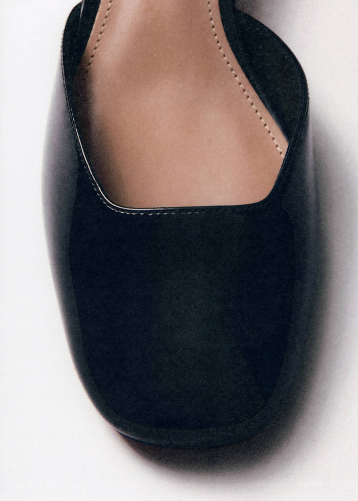 Patent heeled shoes — Black