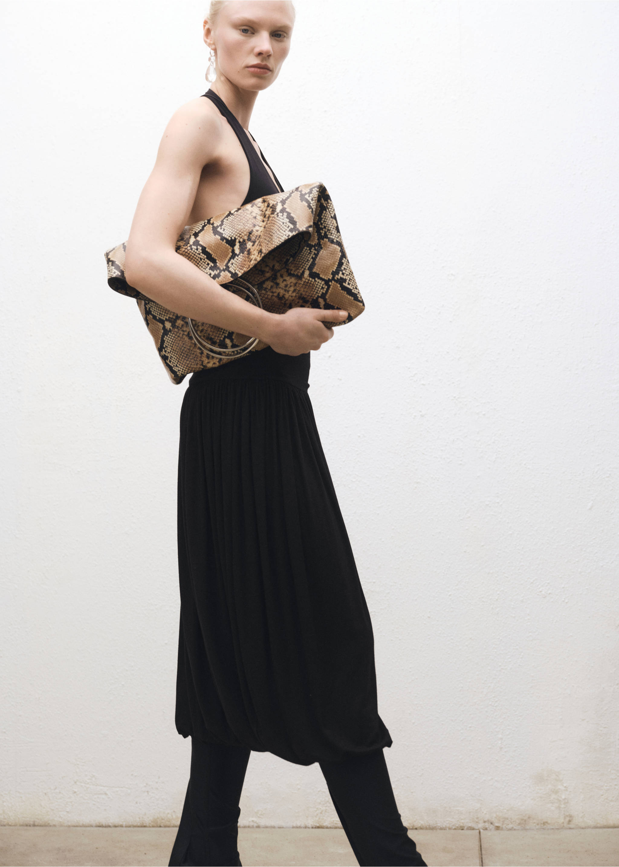 Falda midi globo - Detalle del artículo 3, Negro. Ref: 87044421-00.