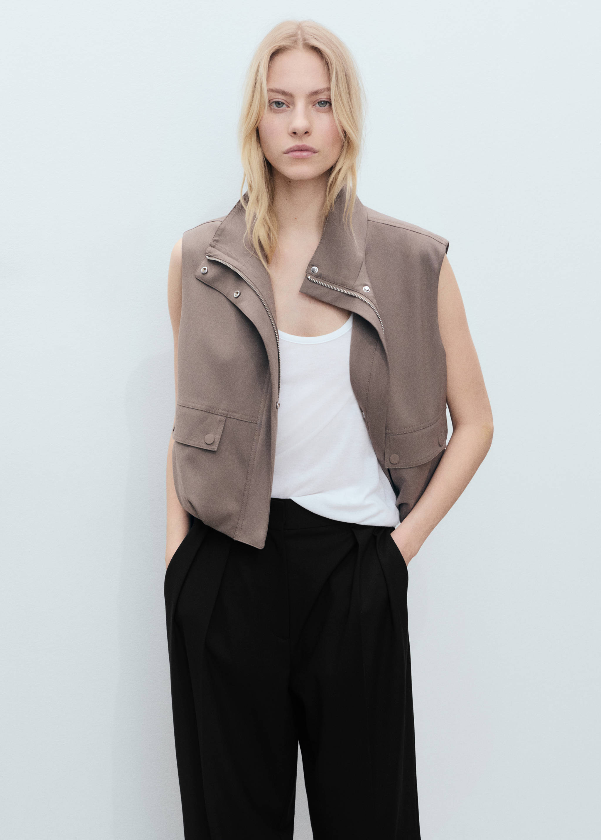 Wide leg pleated trousers - Details of the article 1