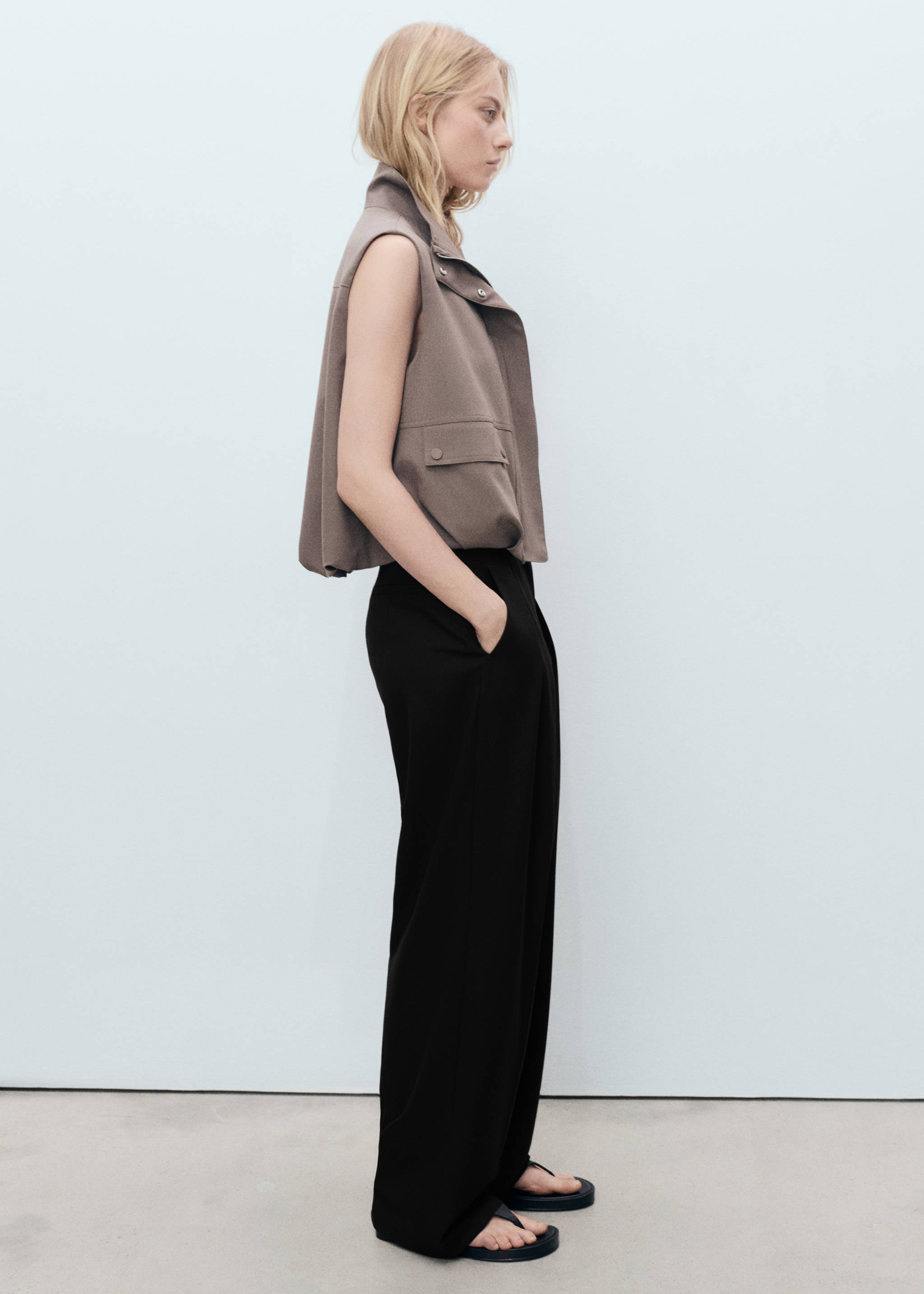 Wide leg pleated trousers - Details of the article 6