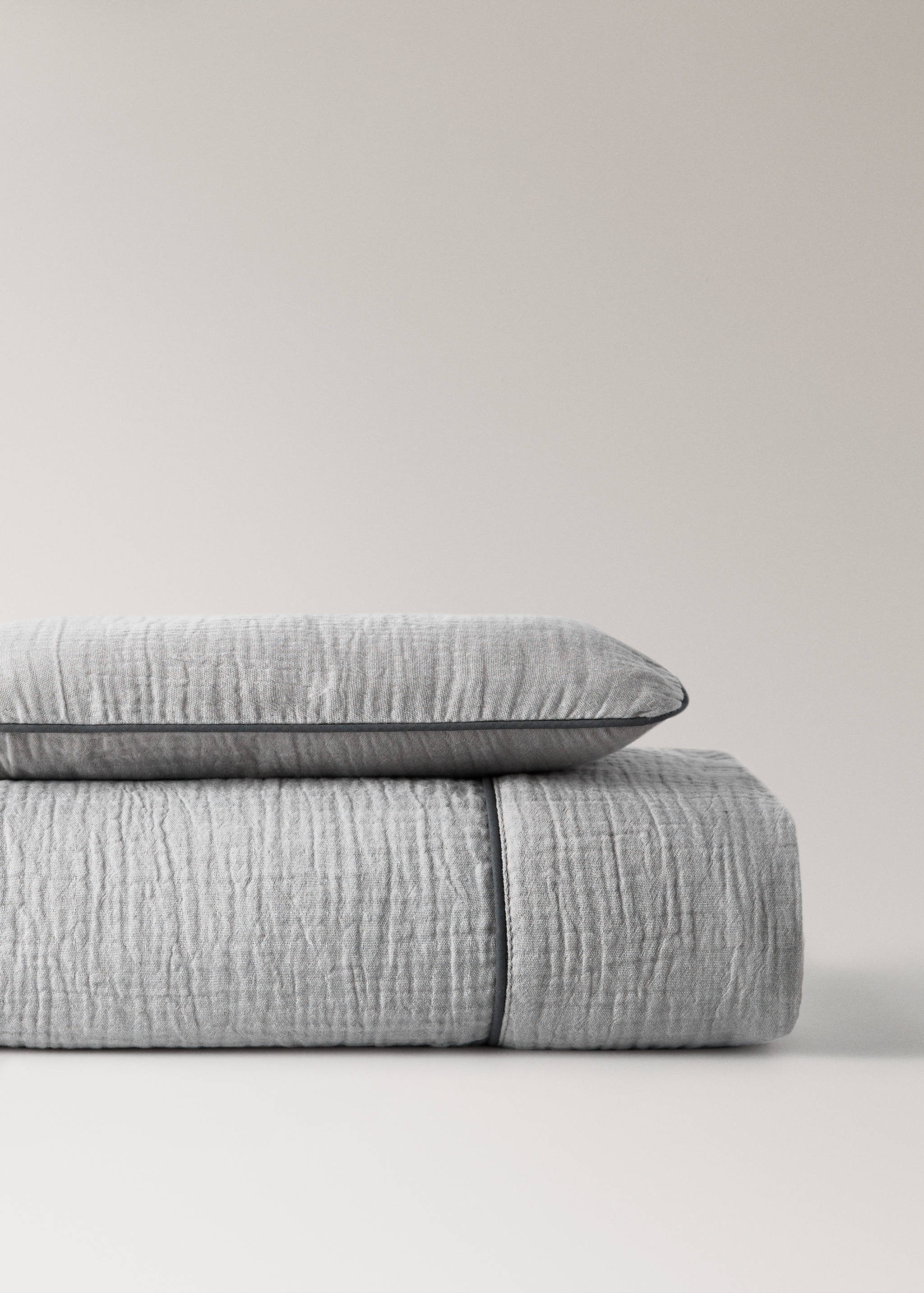 Set of chiffon cotton top sheet and pillowcase for mini cot - Article without model