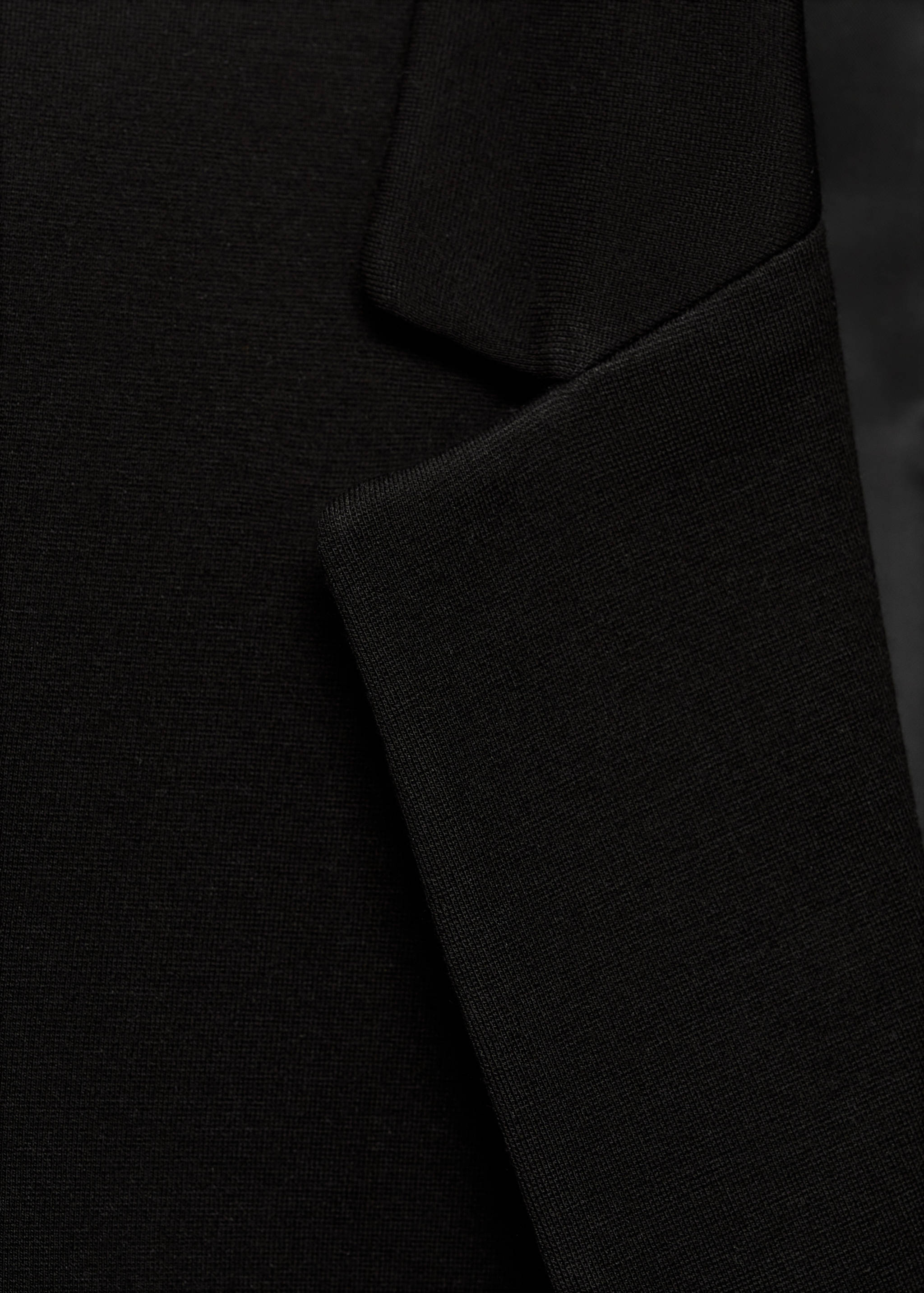 Suit blazer with flap pockets - Details of the article 8