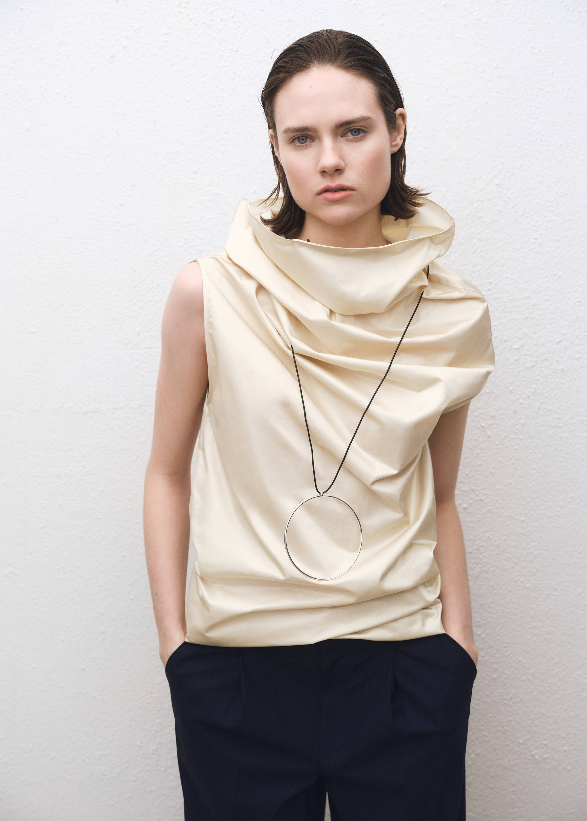 Wide leg wool-blend pleated pants - Details of the article 1