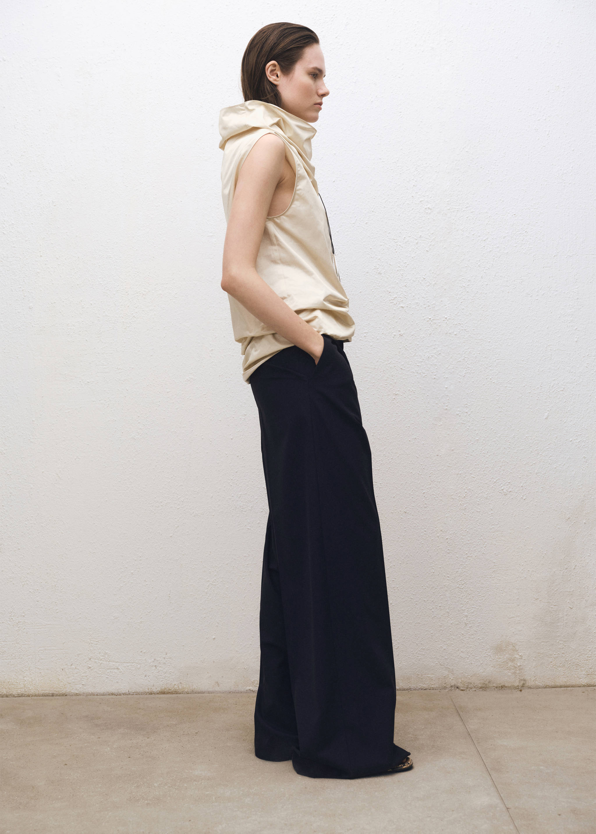 Wide leg wool-blend pleated pants - Details of the article 2