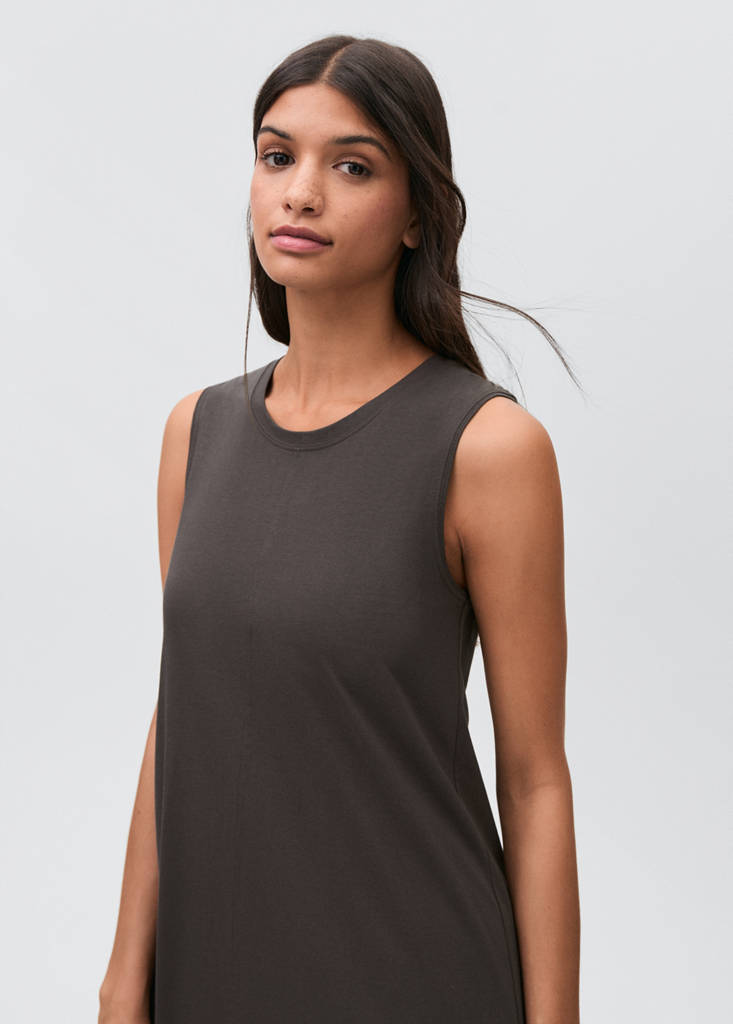 Sleeveless knitted dress — Charcoal