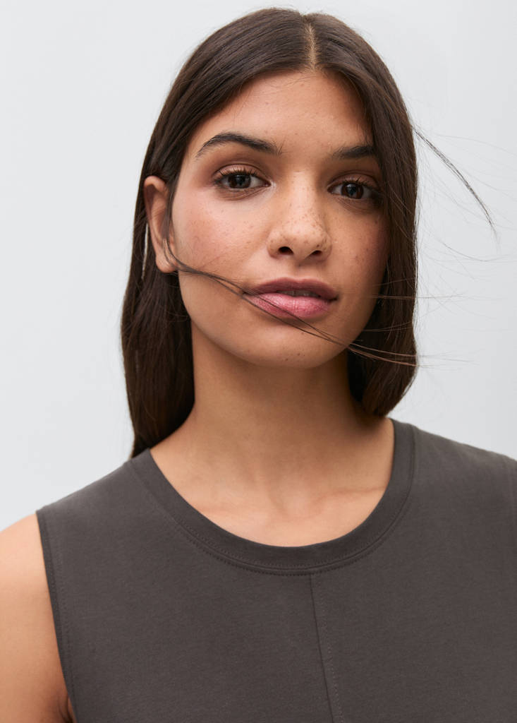 Sleeveless knitted dress — Charcoal