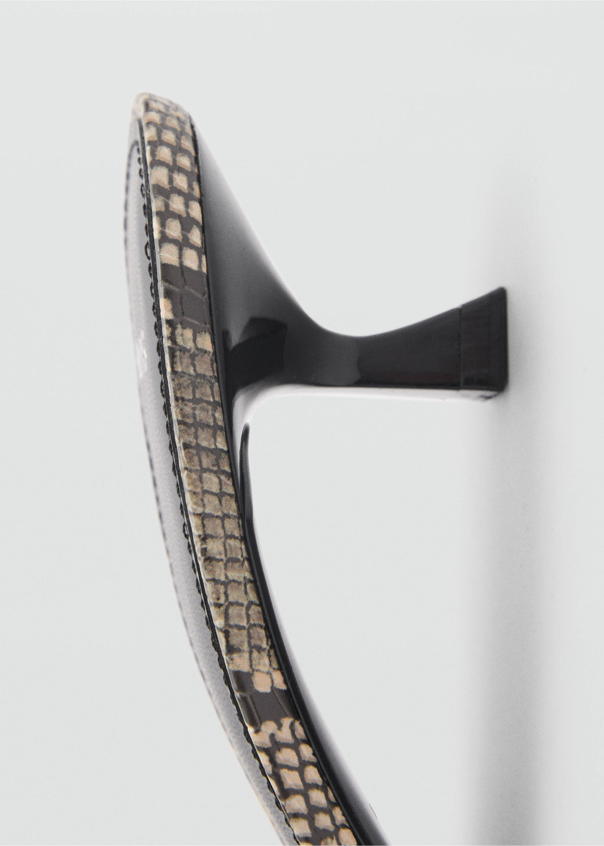 Animal-print sandals with strap - Details of the article 1, Beige. Ref: 87045736-00.