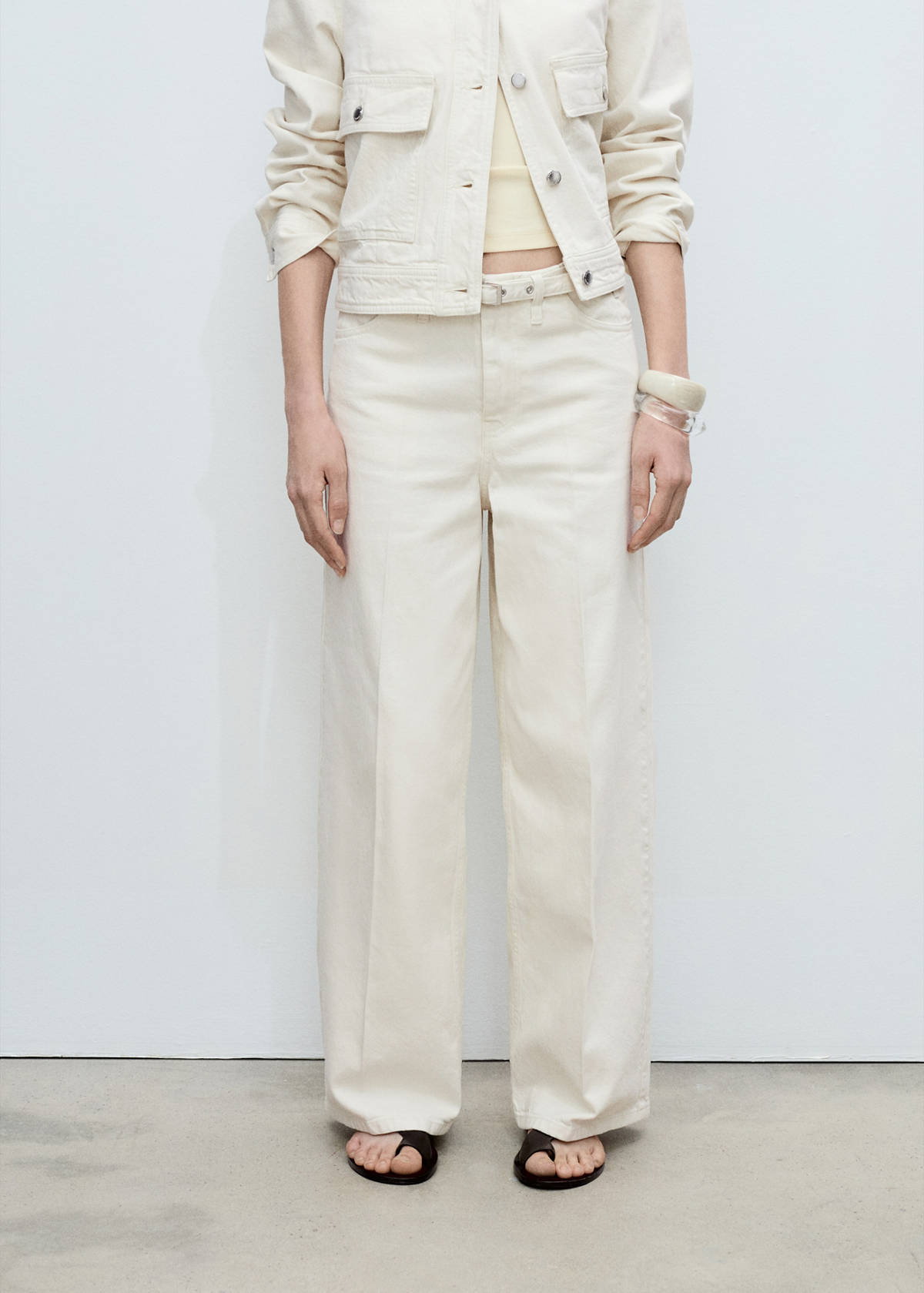 Wide leg jeans with belt — Off White