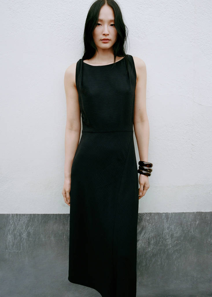 Long asymmetric dress — Black