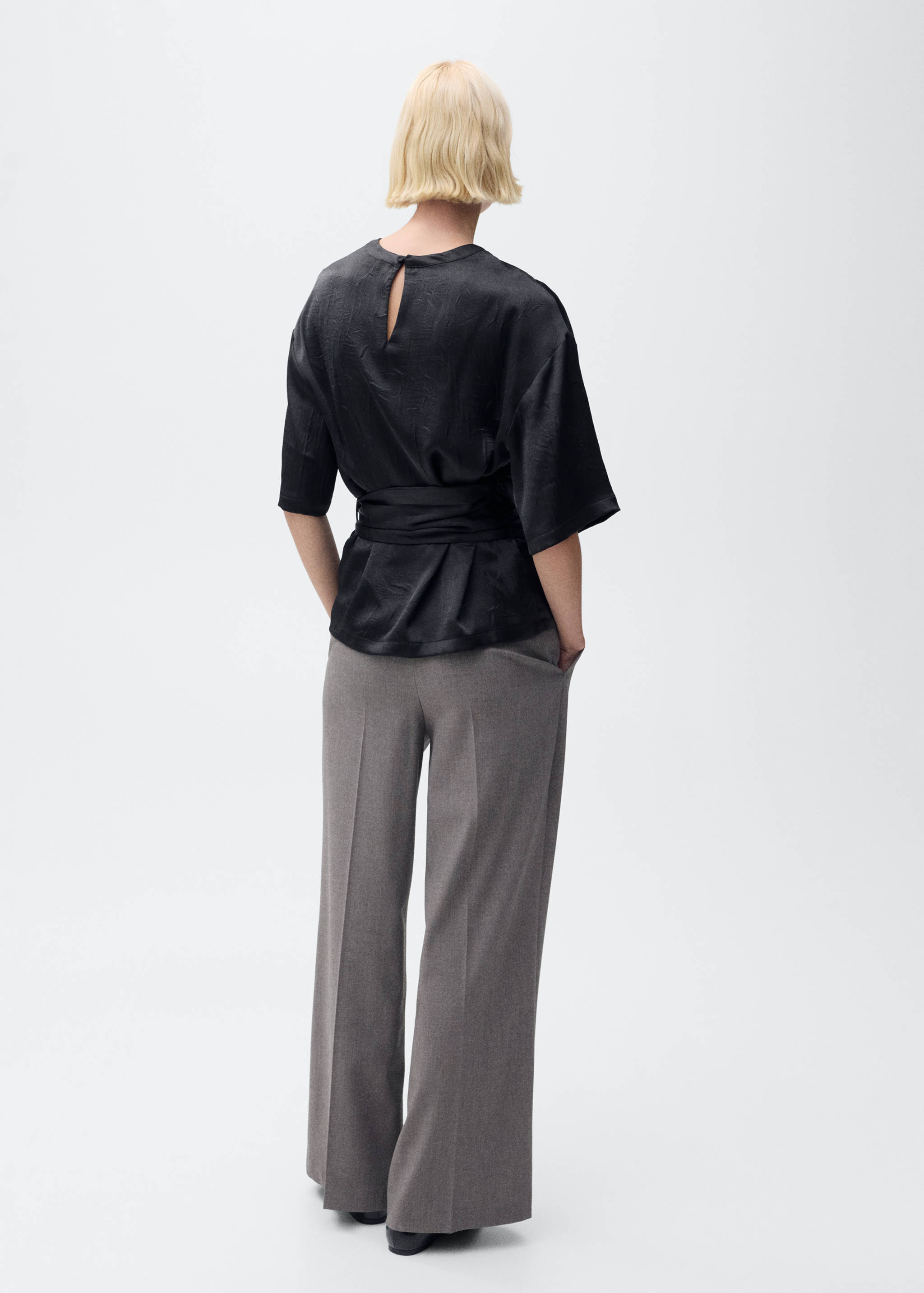 Chemisier satin ceinture - Verso de l’article