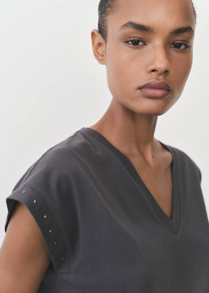 Studded V-neck t-shirt — Charcoal