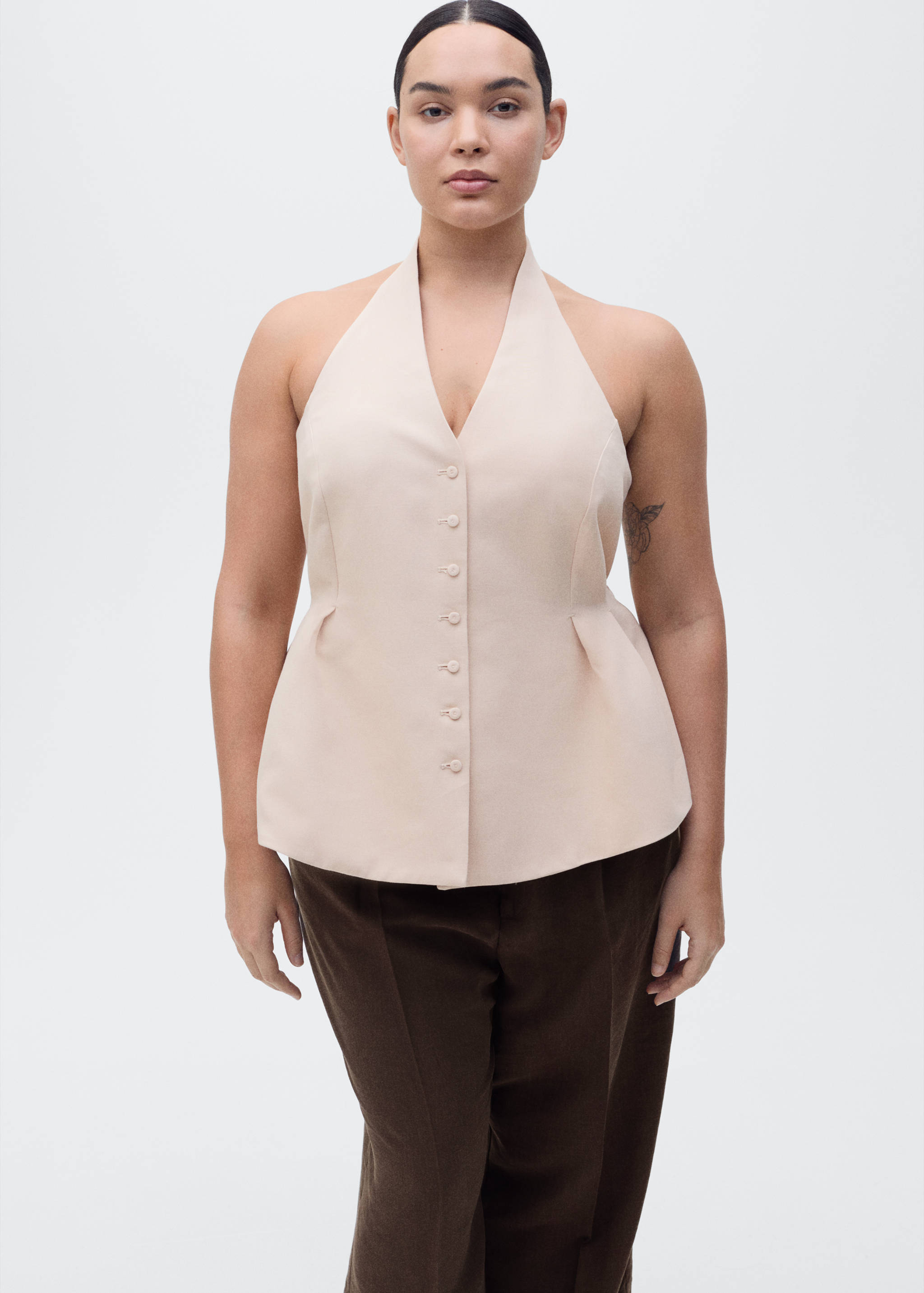 Halter-neck vest with pleats - Details of the article 5