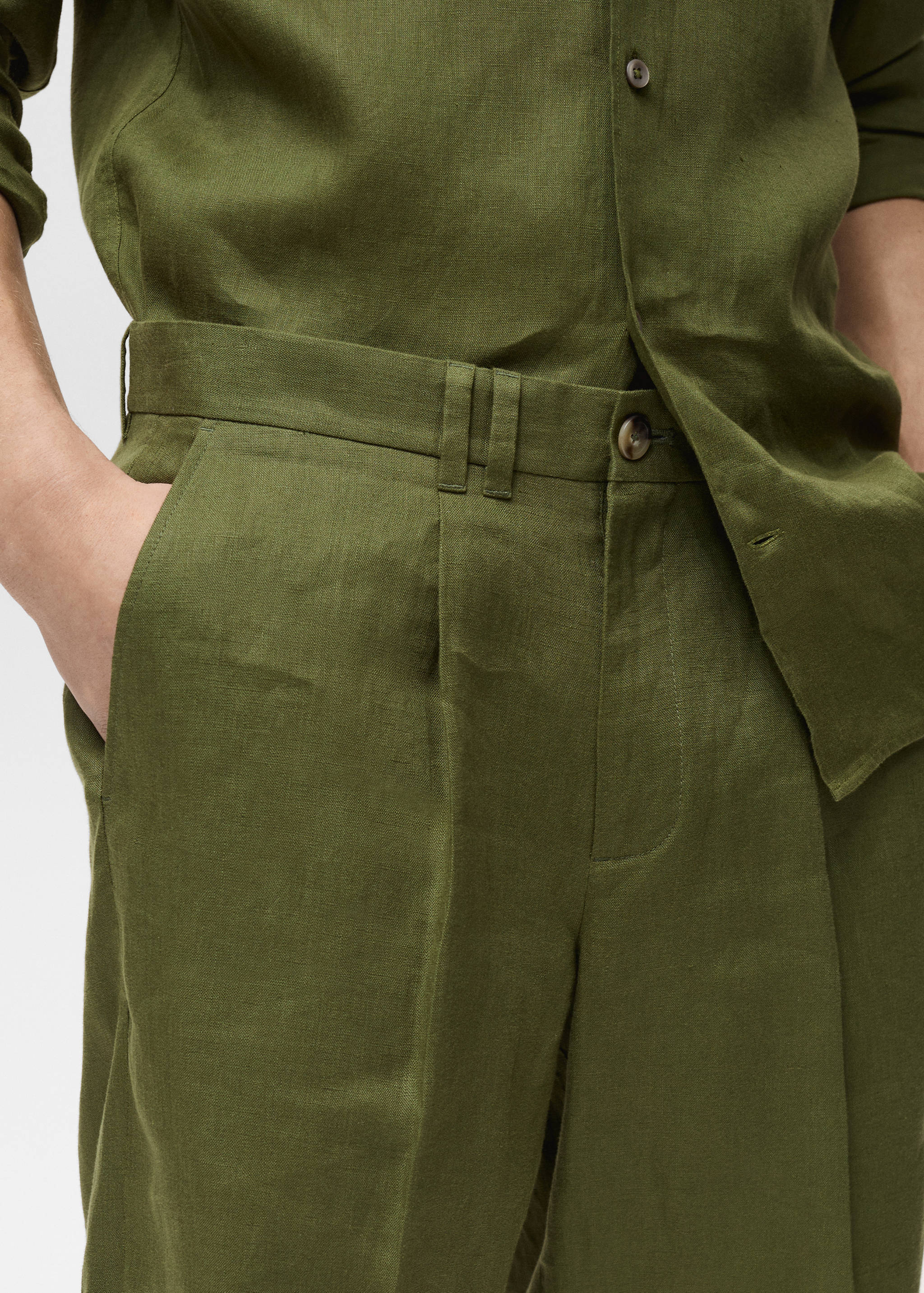 100% linen bermuda shorts with pleats - Details of the article 1