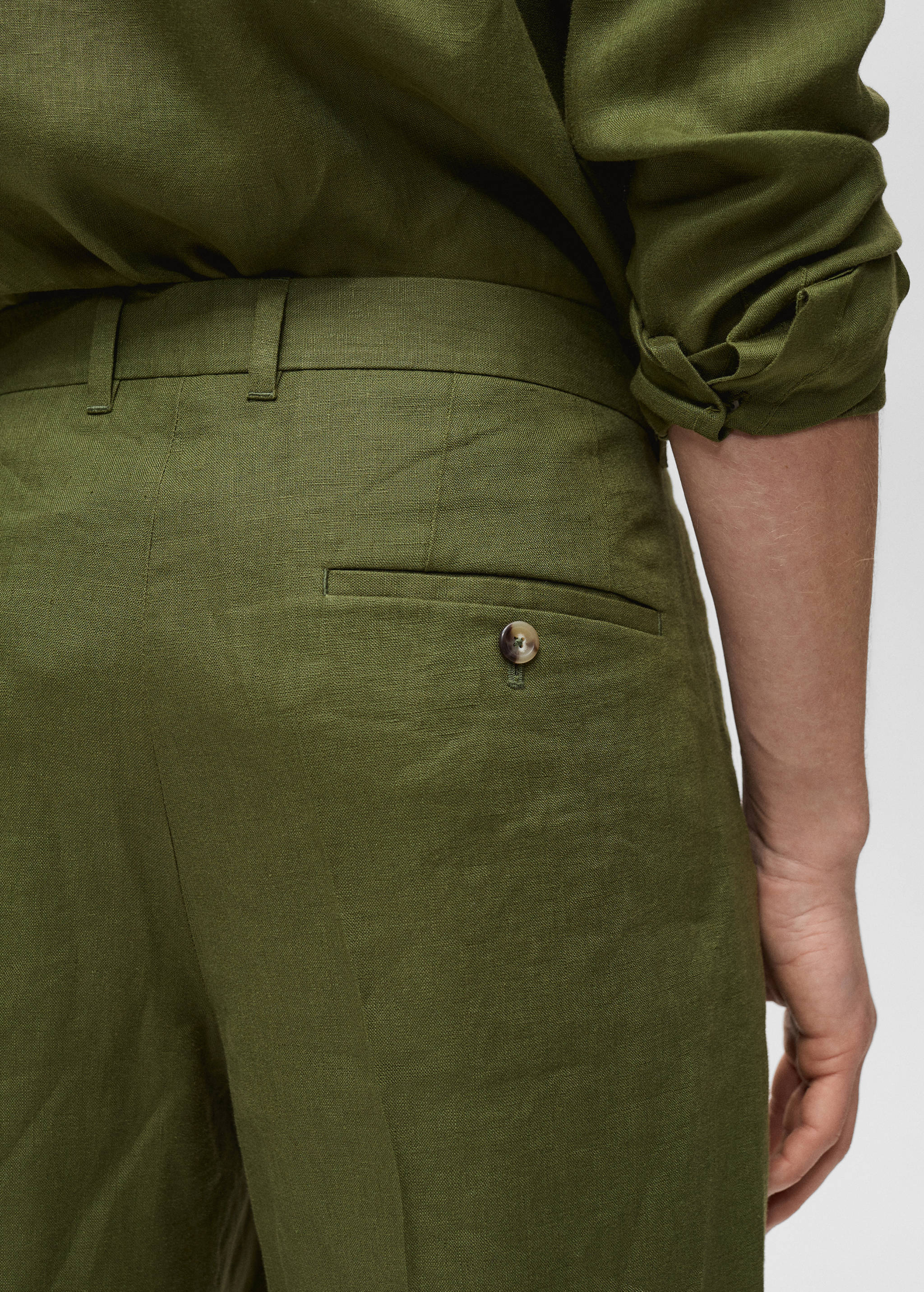 100% linen bermuda shorts with pleats - Details of the article 6