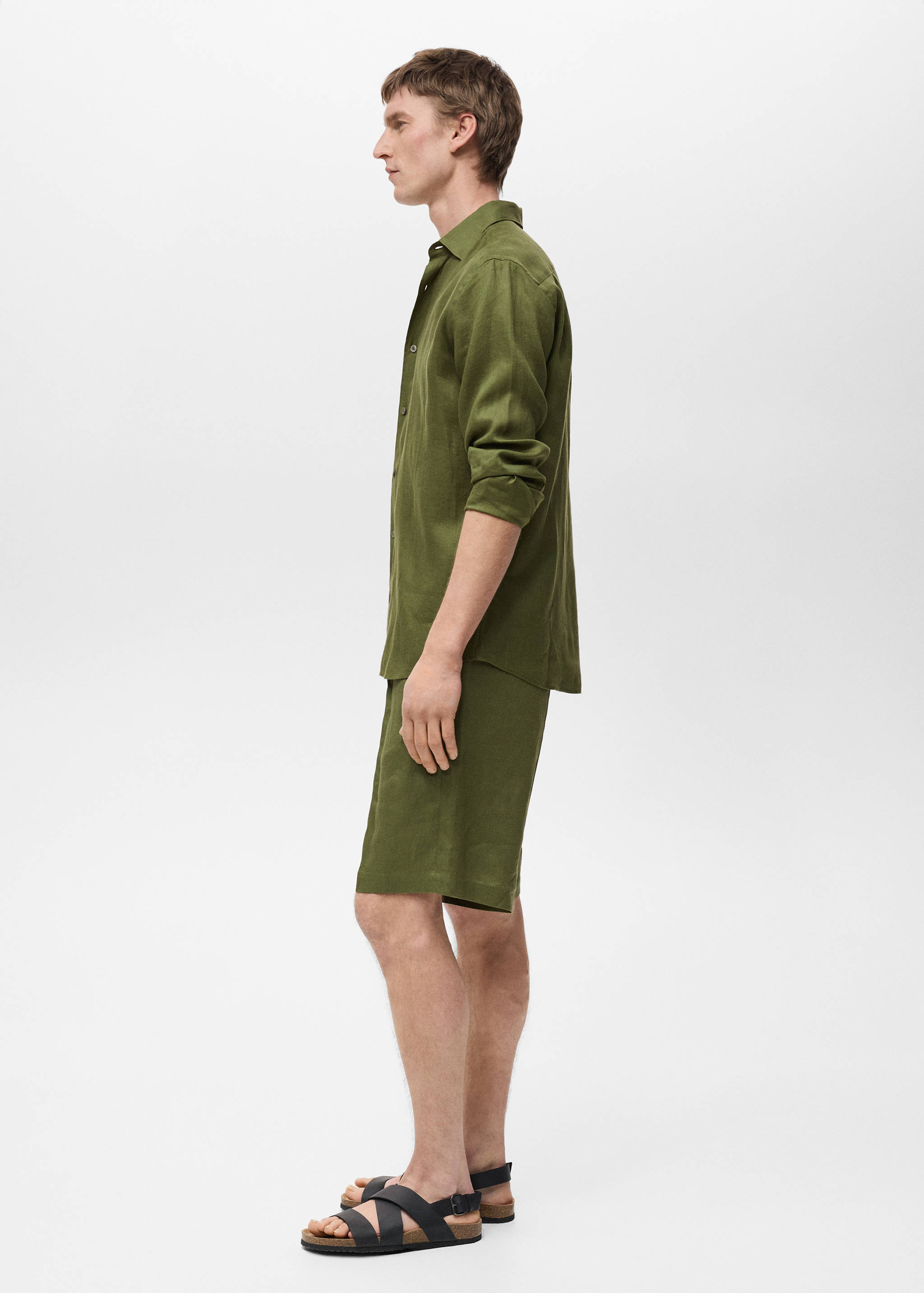 100% linen bermuda shorts with pleats - Details of the article 2