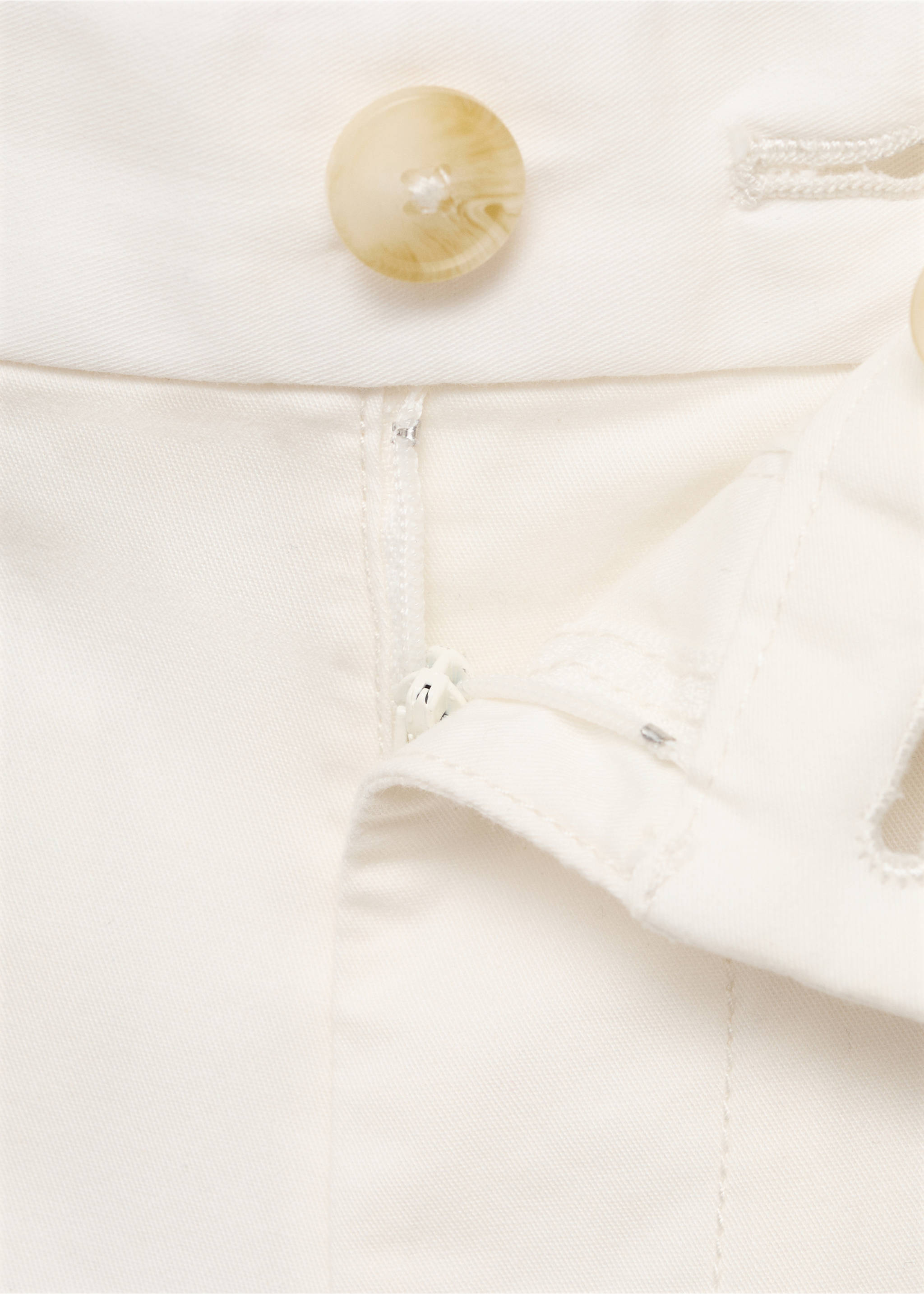 Slim-fit chino cotton bermuda shorts - Details of the article 8, White. Ref: 87045918-00.