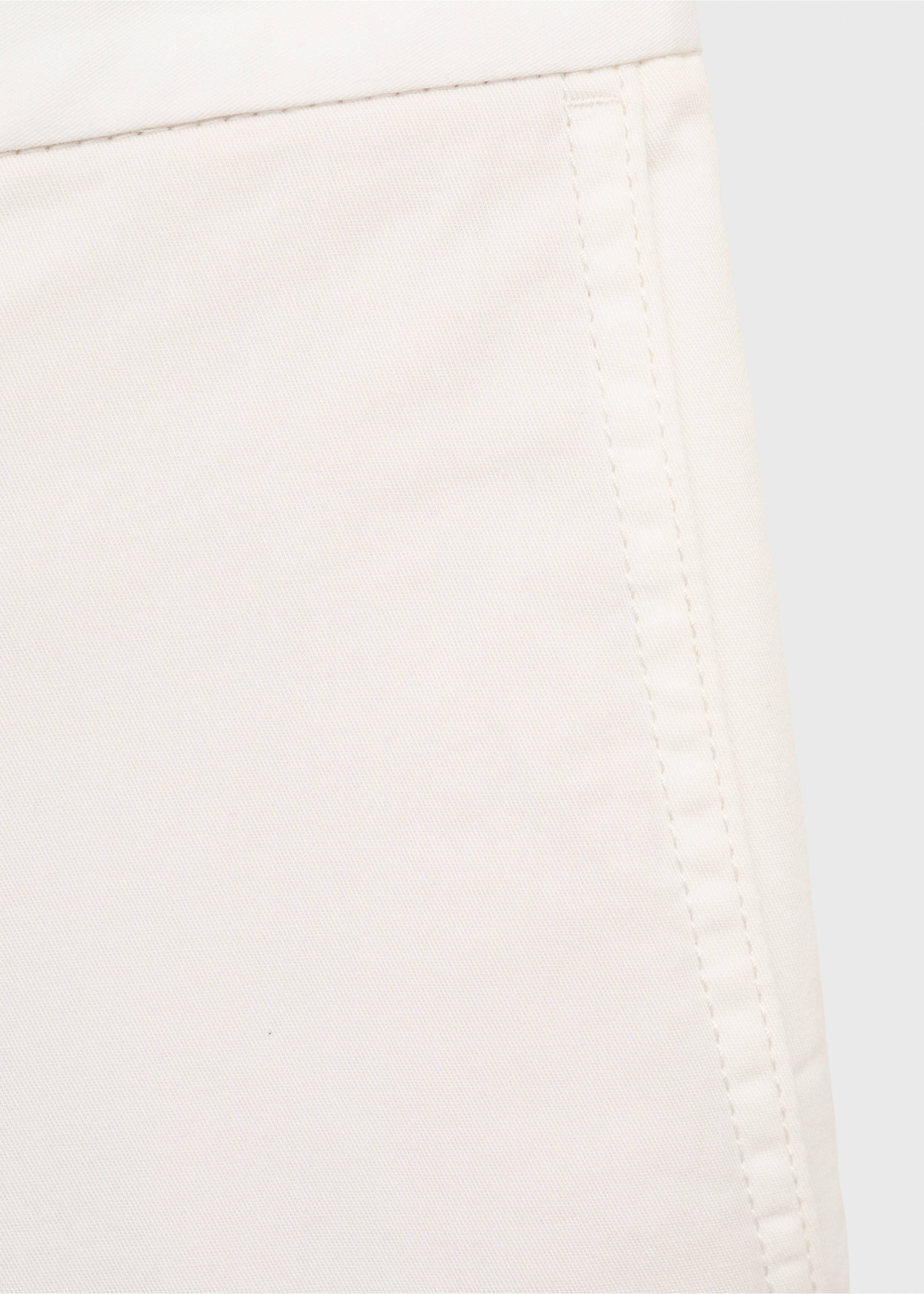 Slim-fit chino cotton bermuda shorts - Details of the article 0, White. Ref: 87045918-00.