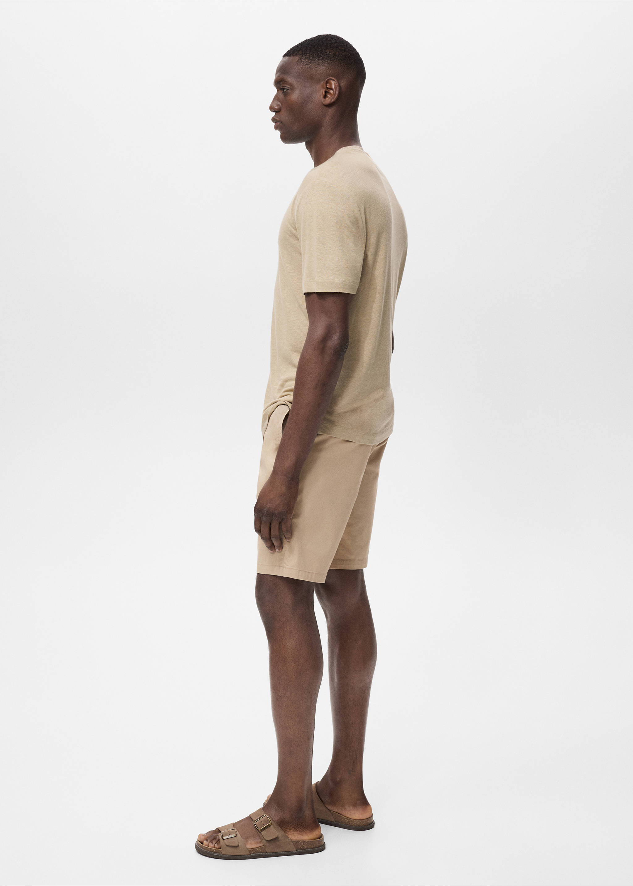 Slim-fit chino cotton bermuda shorts - Details of the article 3, Beige. Ref: 87045918-00.