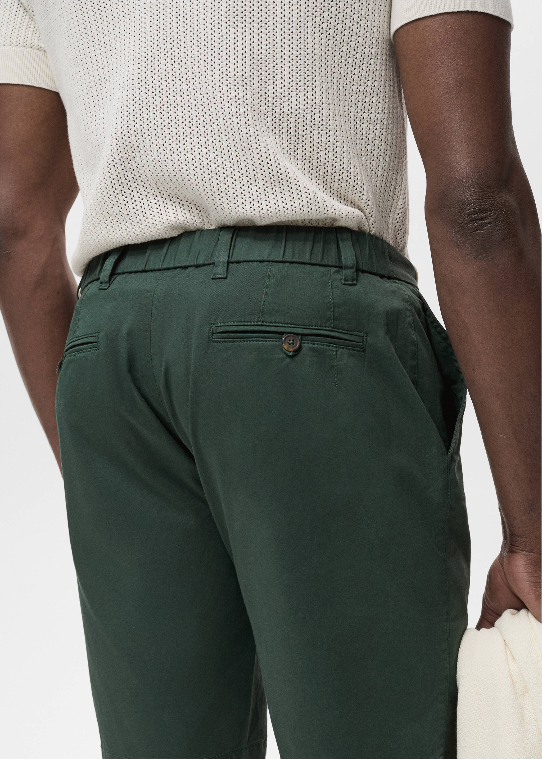 Slim-fit chino cotton bermuda shorts - Details of the article 2, Dark Green. Ref: 87045918-00.