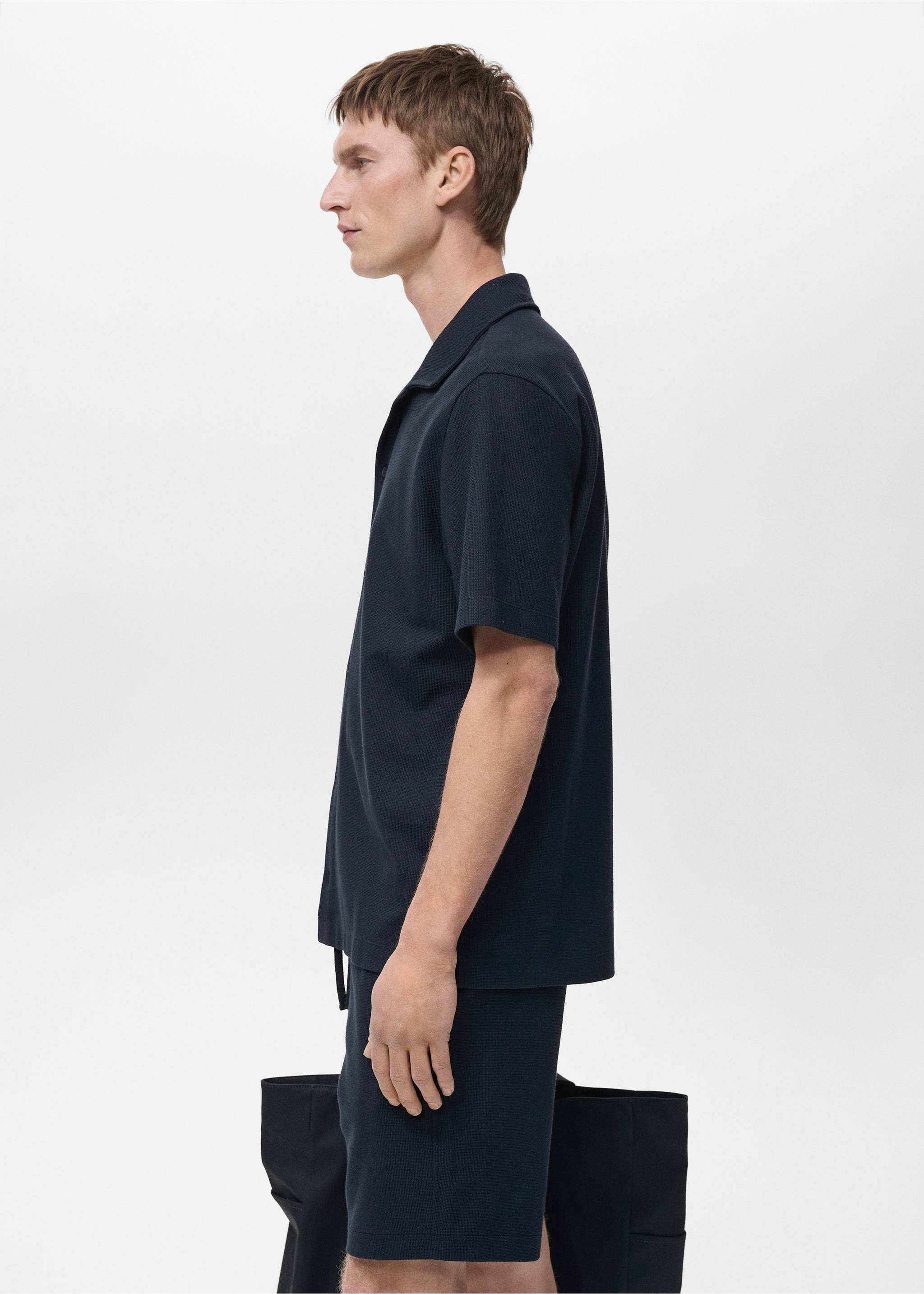 Structured knitted shirt - Details of the article 2, Dark Navy. Ref: 87045925-00.